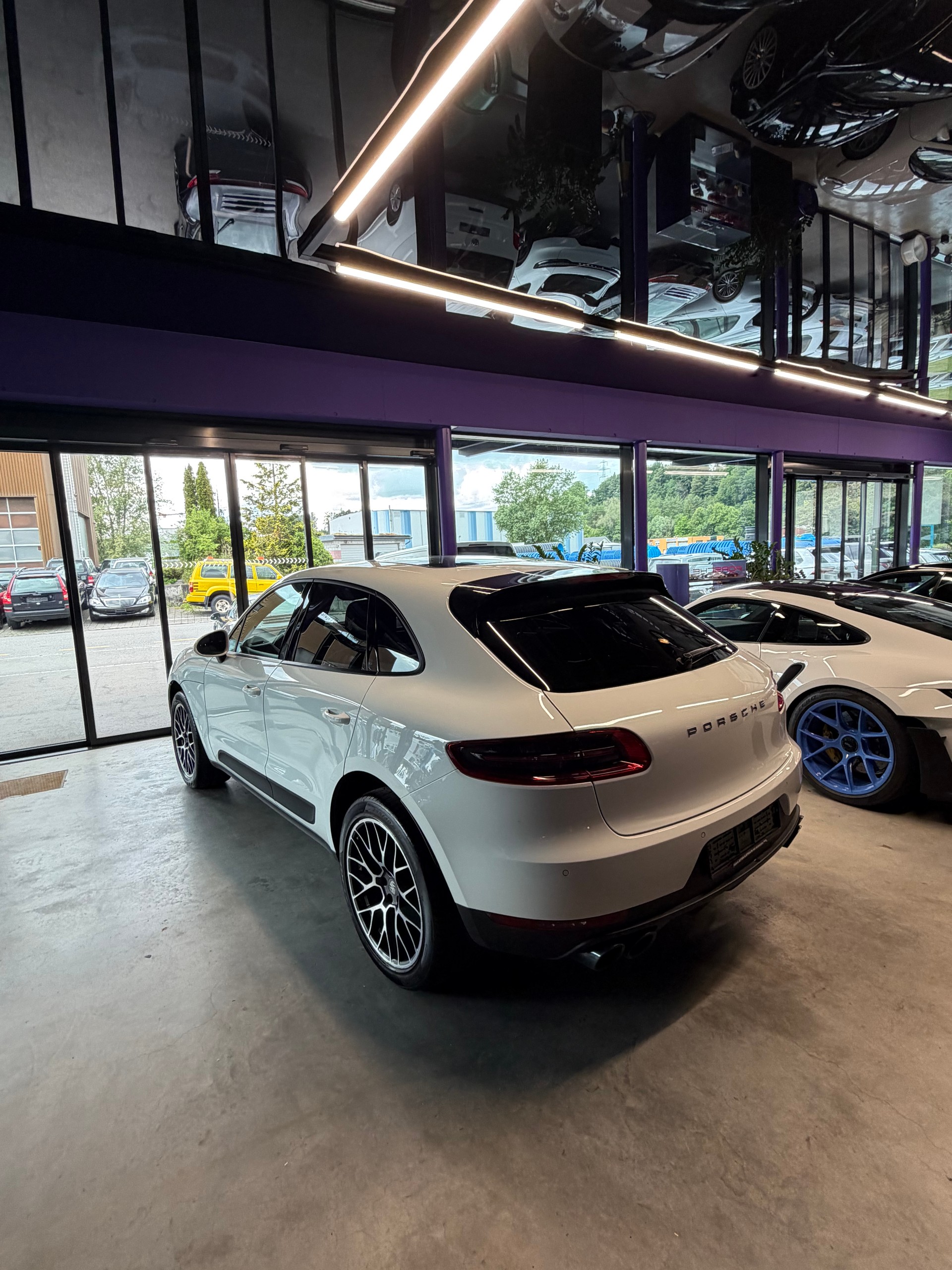 PORSCHE Macan PDK-image-13