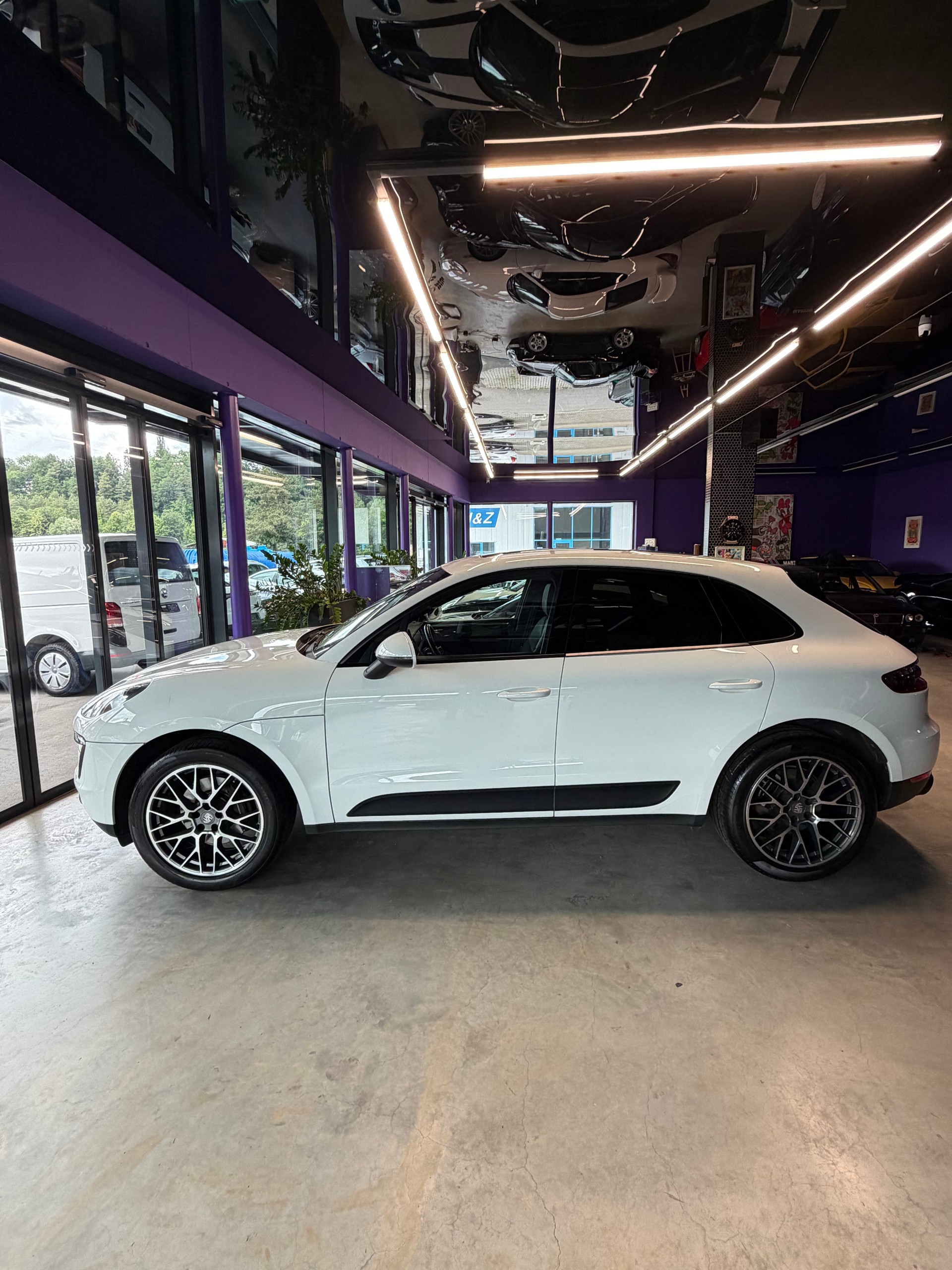 PORSCHE Macan PDK-image-12