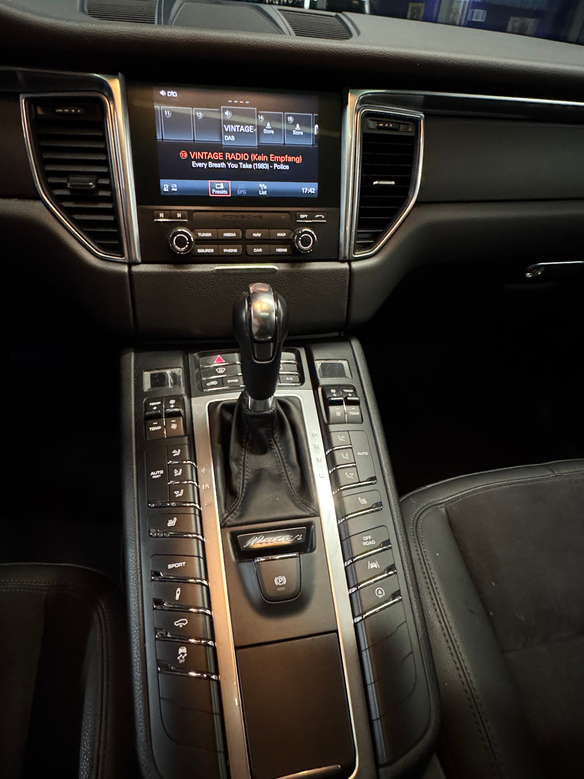 PORSCHE Macan PDK-image-11