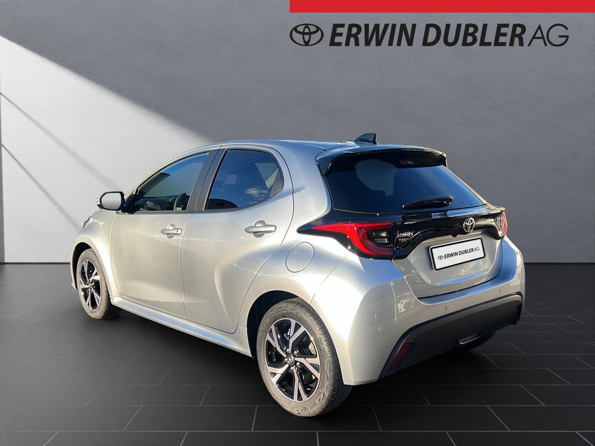 TOYOTA Yaris 1.5 VVT-i HSD Trend-image-2