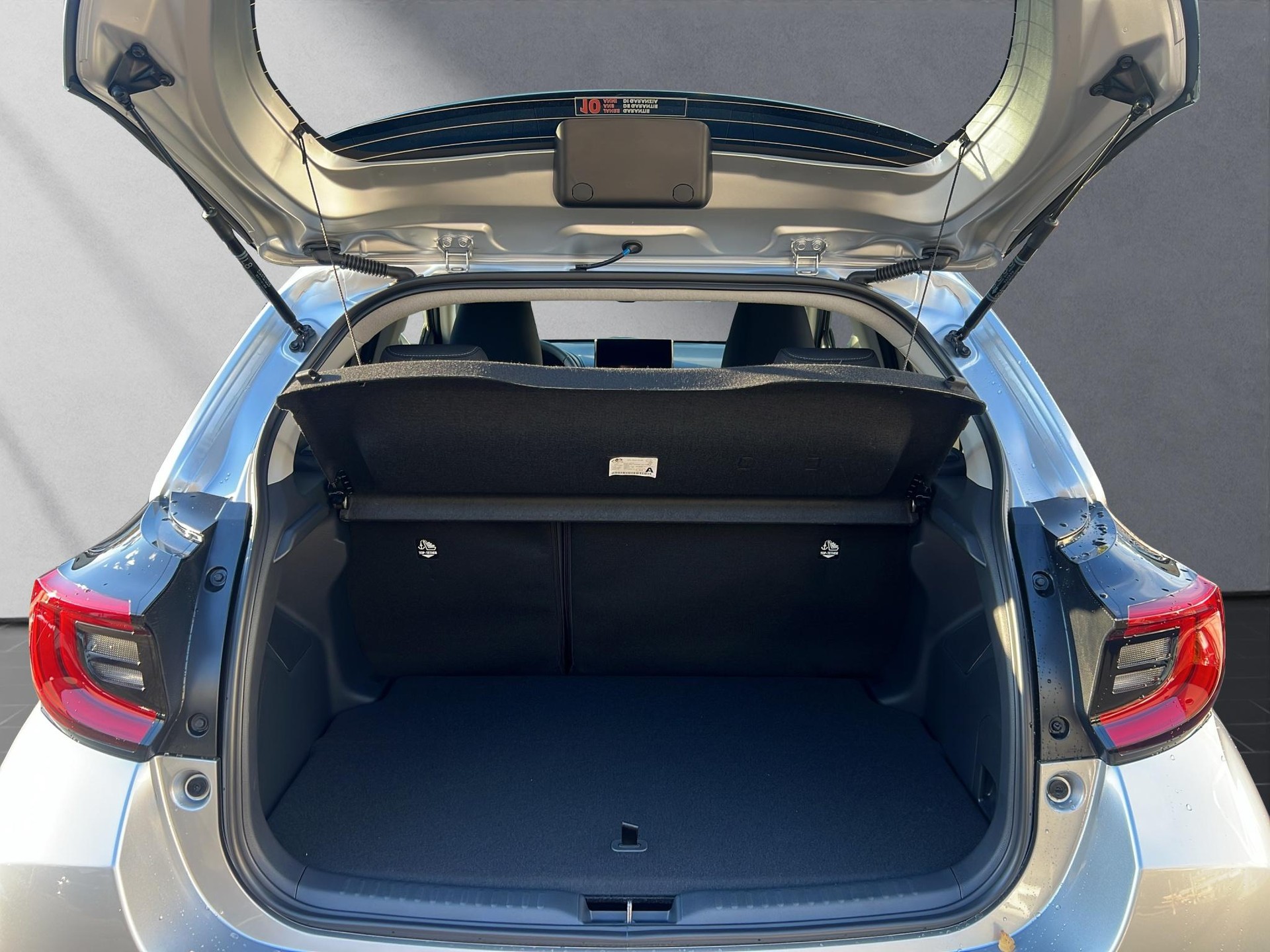TOYOTA Yaris 1.5 VVT-i HSD Trend-image-9