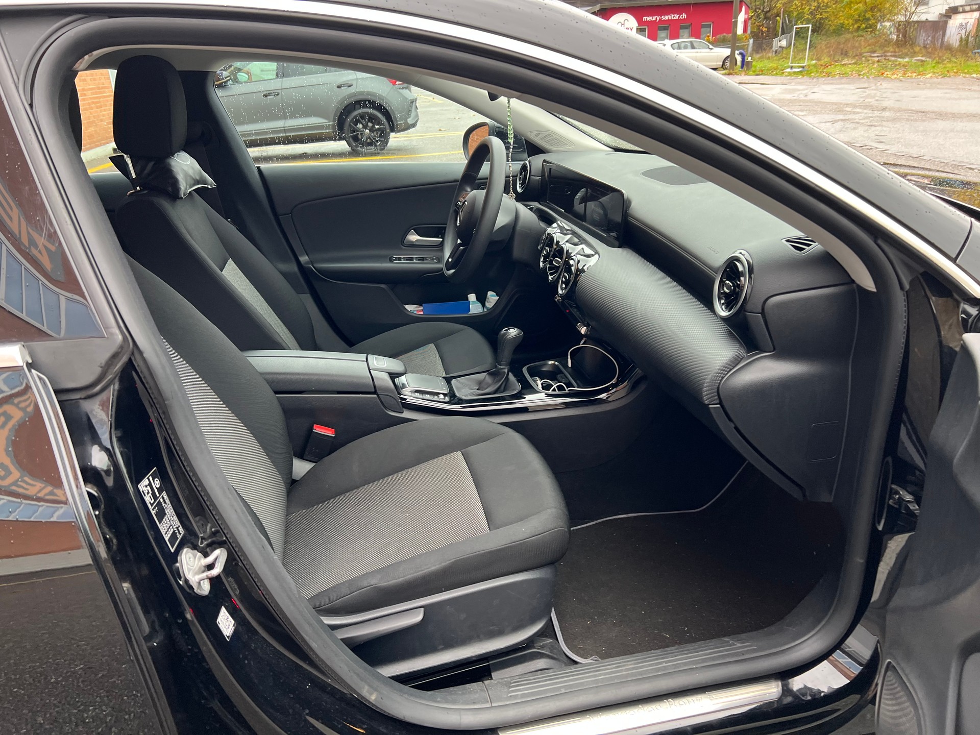 MERCEDES-BENZ CLA Shooting Brake 180-image-3
