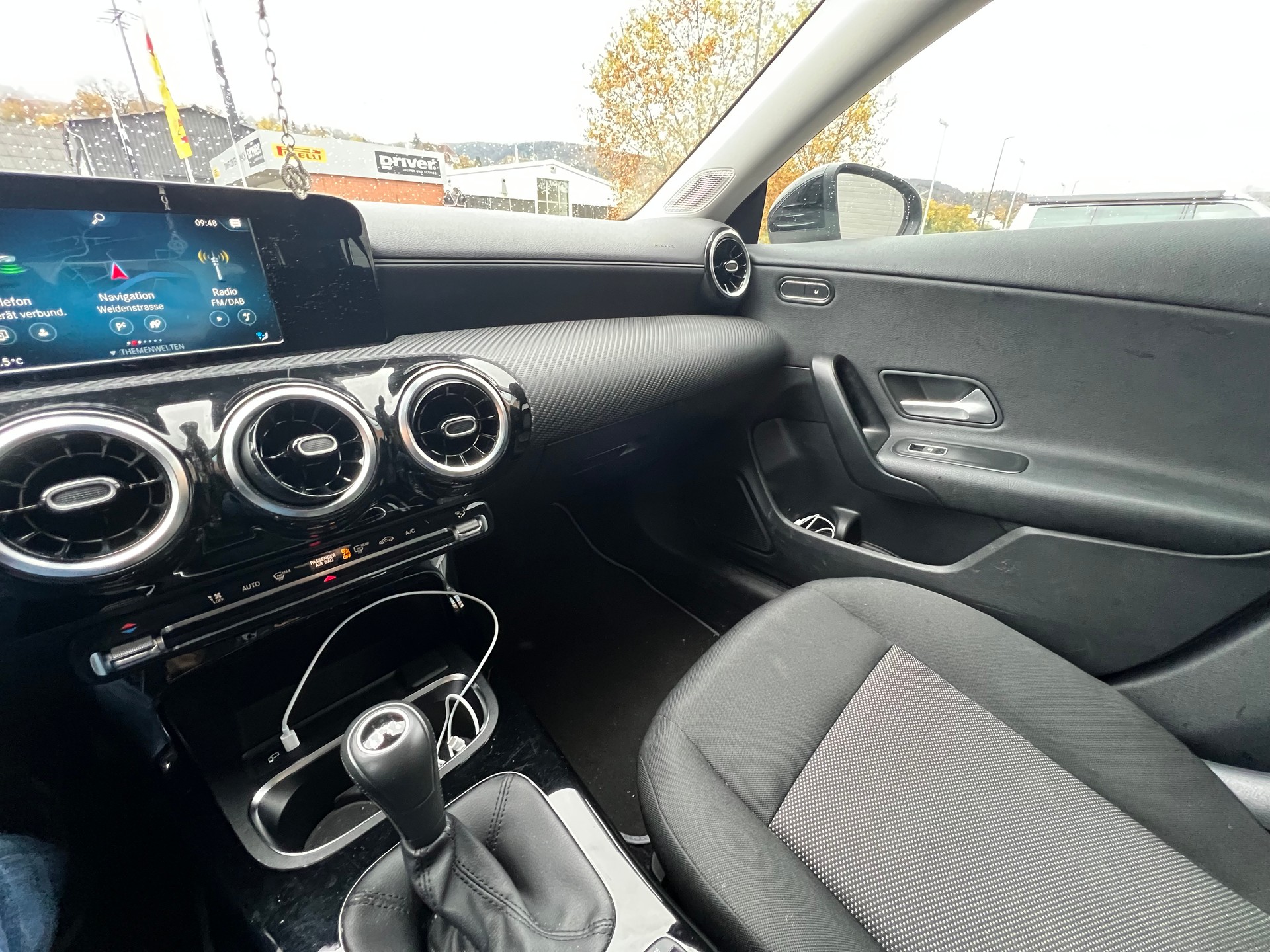 MERCEDES-BENZ CLA Shooting Brake 180-image-2