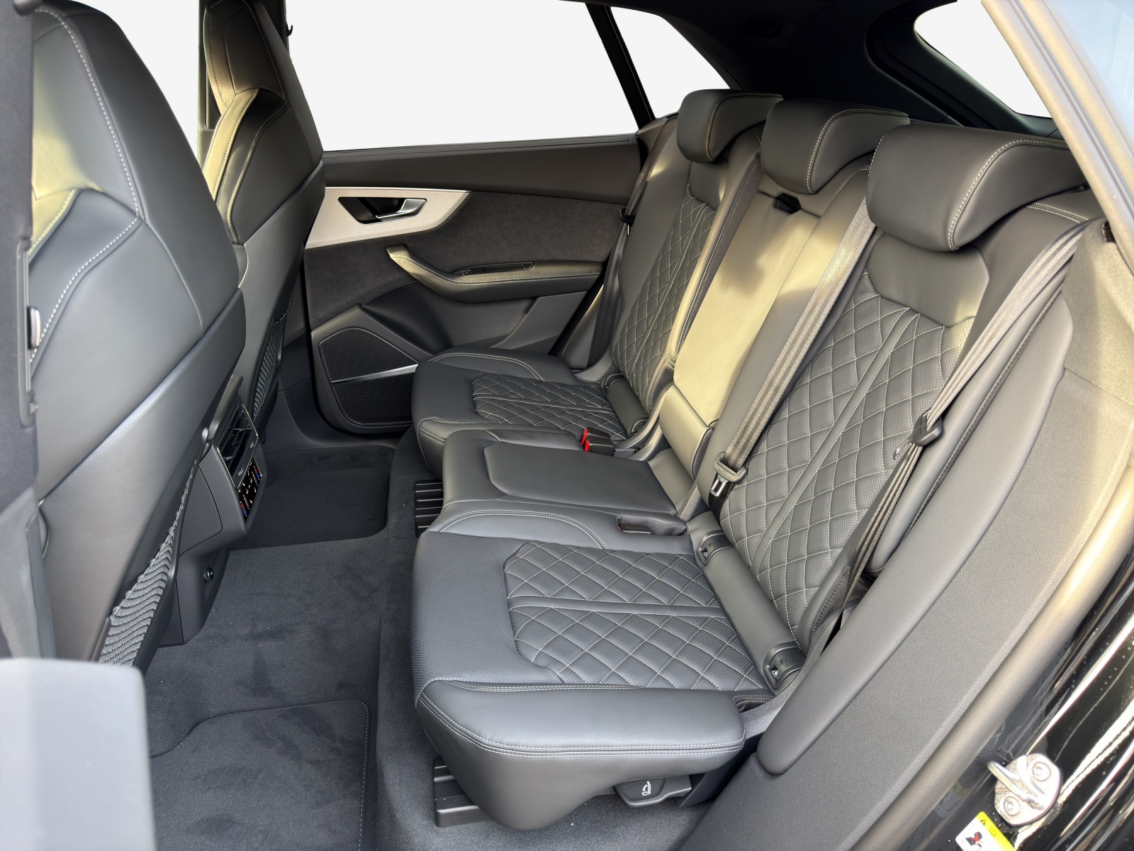 AUDI Q8 SUV TDI quattro 210 kW tiptronic-image-11