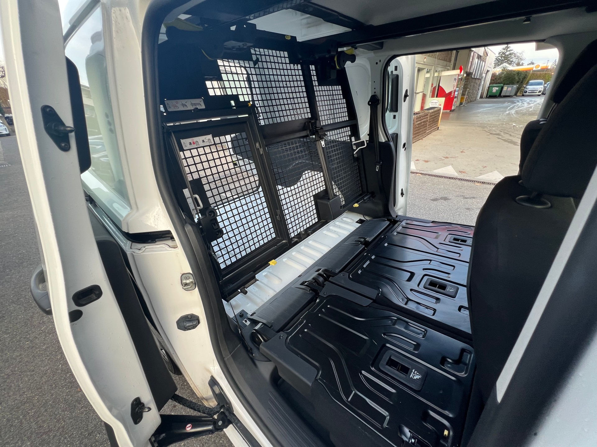 CITROEN Berlingo Van 1.5 Blue HDi 100 s/s Swiss Ed. Long vertieft10 / 5 PLACES-image-10