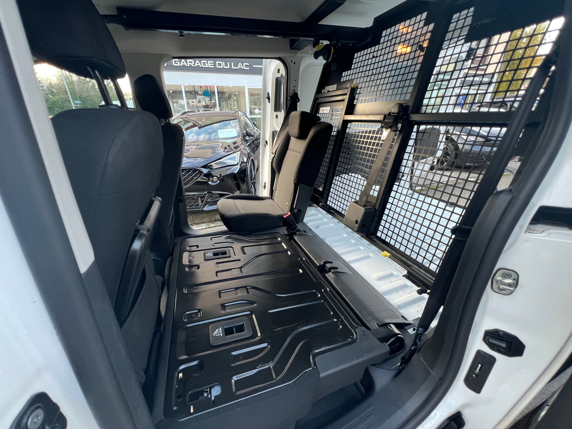 CITROEN Berlingo Van 1.5 Blue HDi 100 s/s Swiss Ed. Long vertieft10 / 5 PLACES-image-9