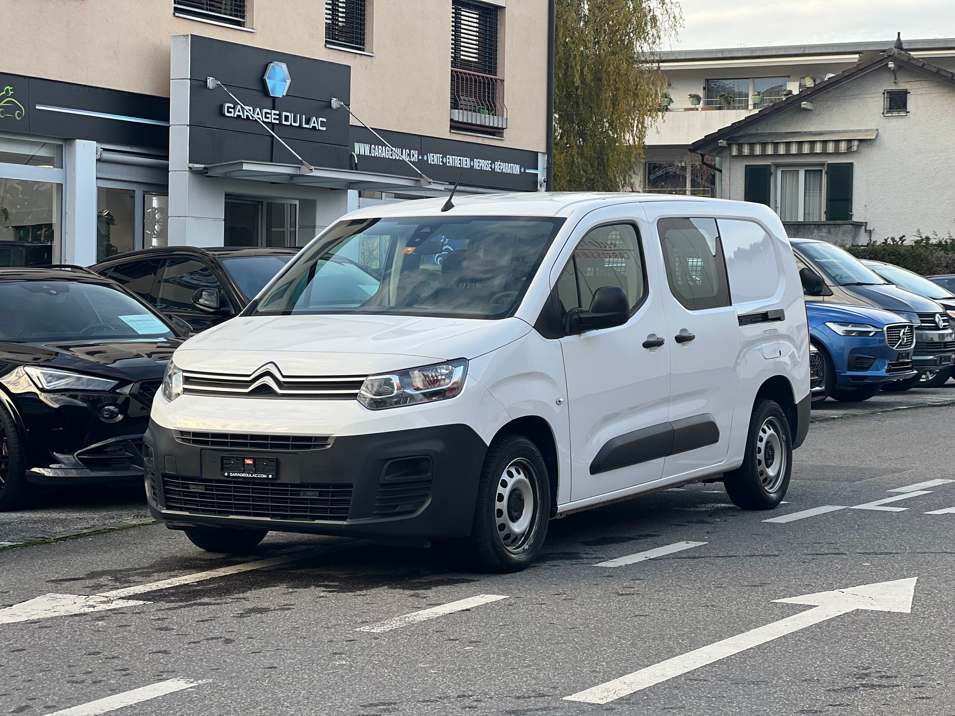 CITROEN Berlingo Van 1.5 Blue HDi 100 s/s Swiss Ed. Long vertieft10 / 5 PLACES
