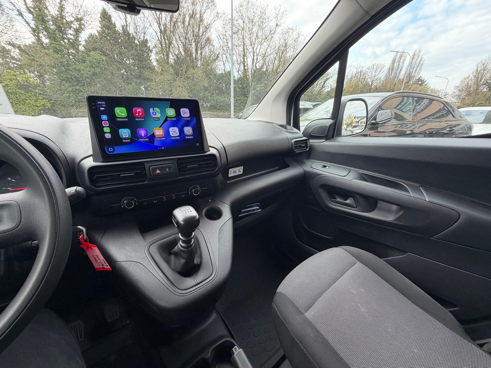 CITROEN Berlingo Van 1.5 Blue HDi 100 s/s Swiss Ed. Long vertieft10 / 5 PLACES-image-19