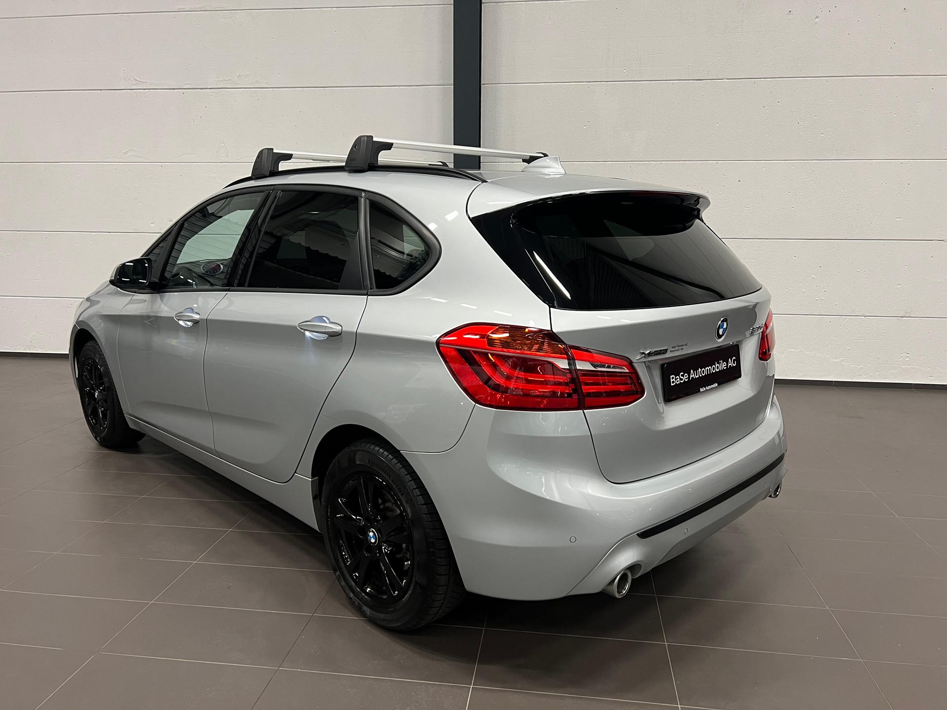 BMW 220d xDrive Active Tourer Steptronic Sport Line-image-11