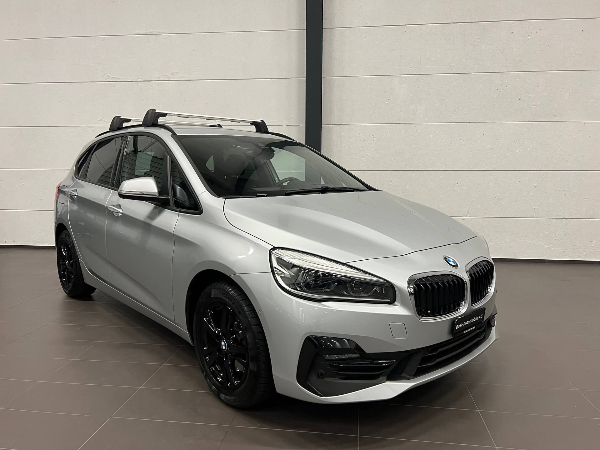 BMW 220d xDrive Active Tourer Steptronic Sport Line-image-1