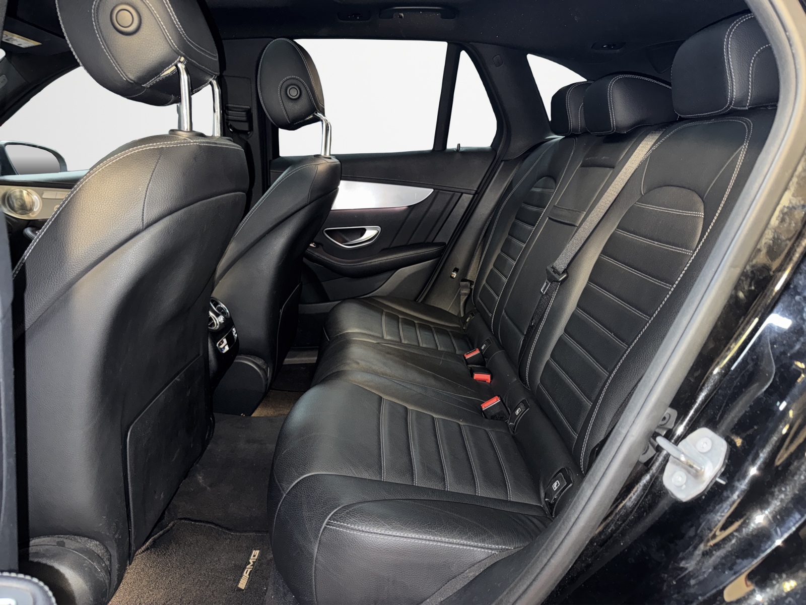 MERCEDES-BENZ GLC 350 e AMG Line 4Matic 7G-Tronic-image-10