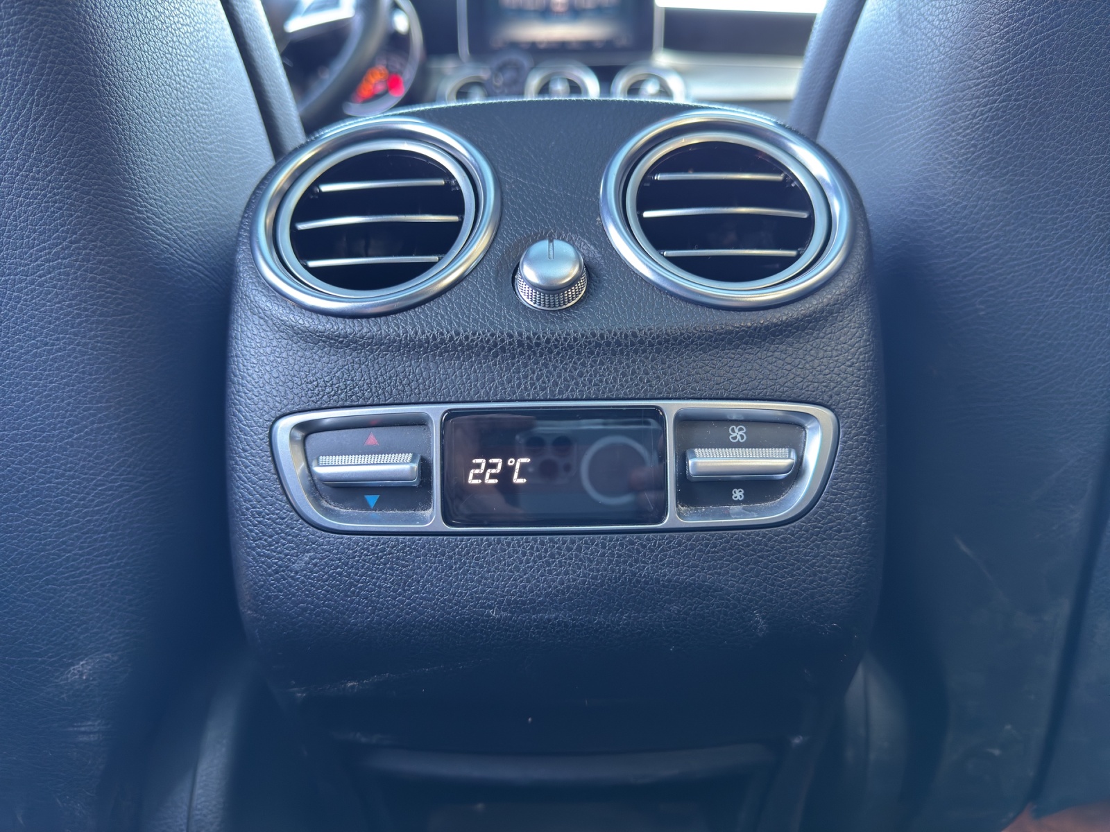MERCEDES-BENZ GLC 350 e AMG Line 4Matic 7G-Tronic-image-8