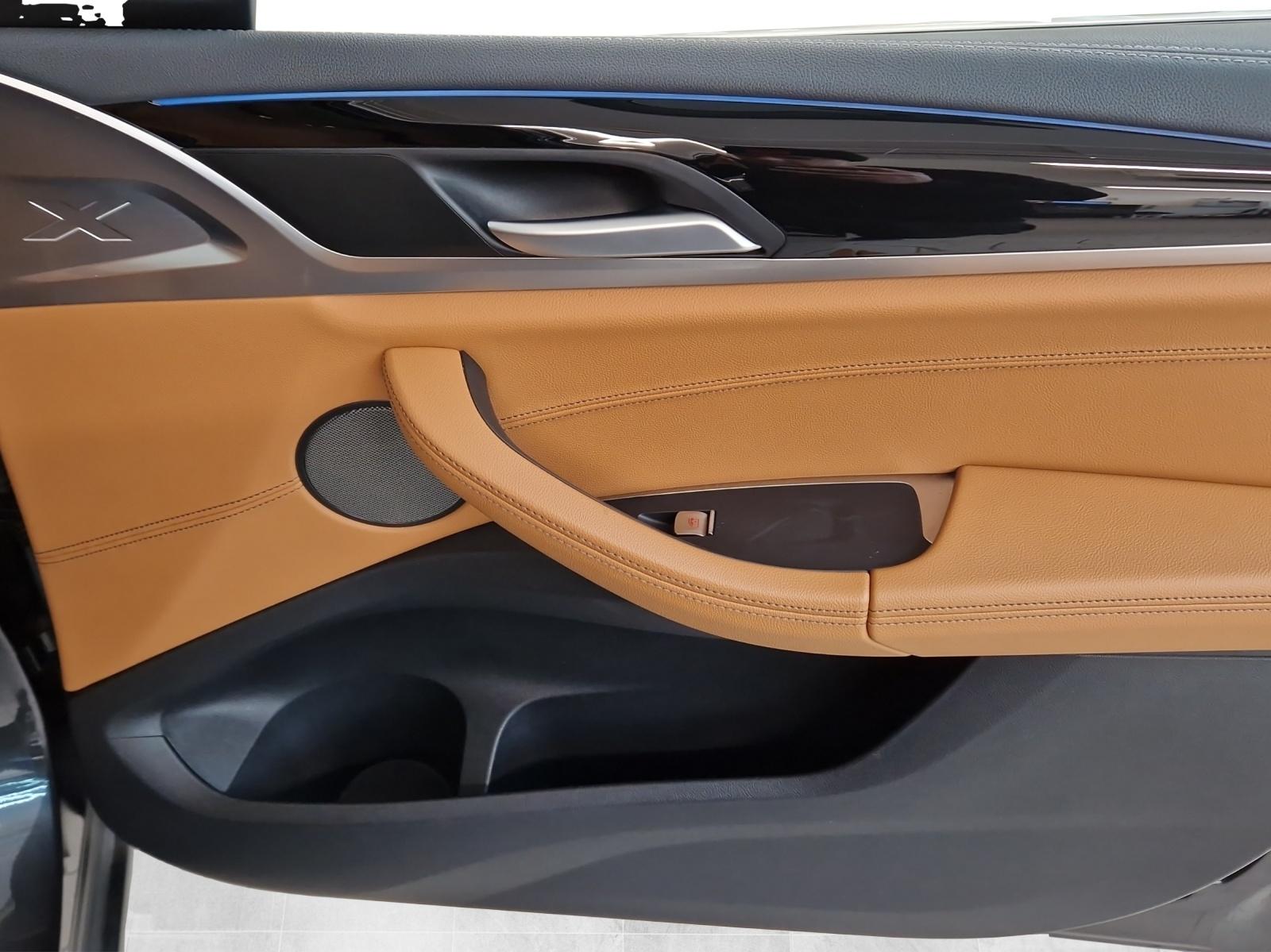 BMW iX3 Impressive-image-16