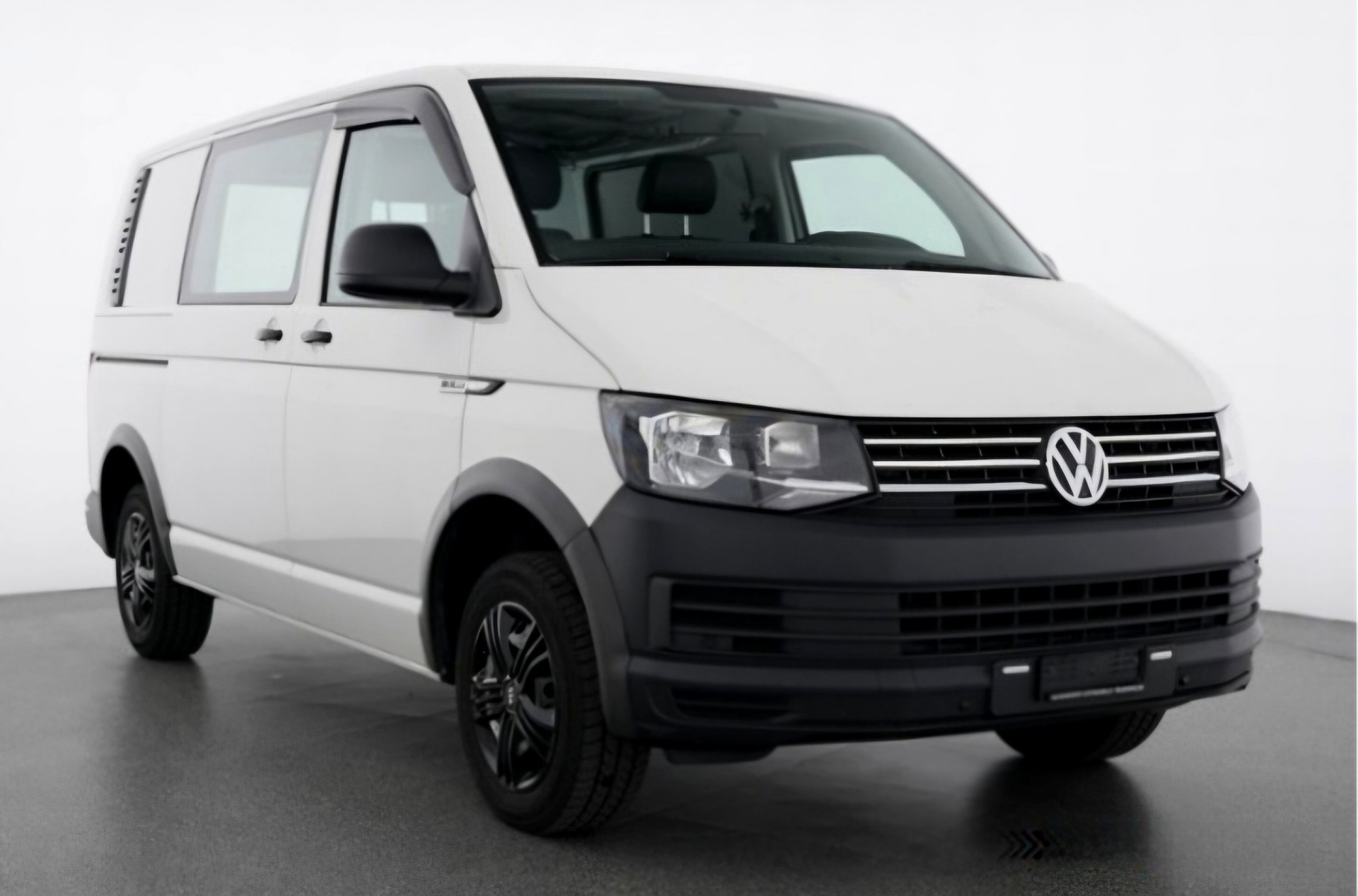 VW T6 2.0 TDI Entry-image-1