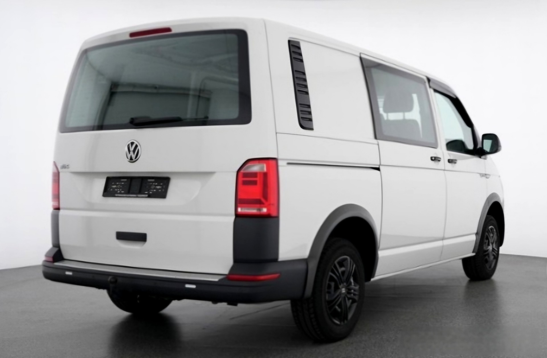 VW T6 2.0 TDI Entry-image-2