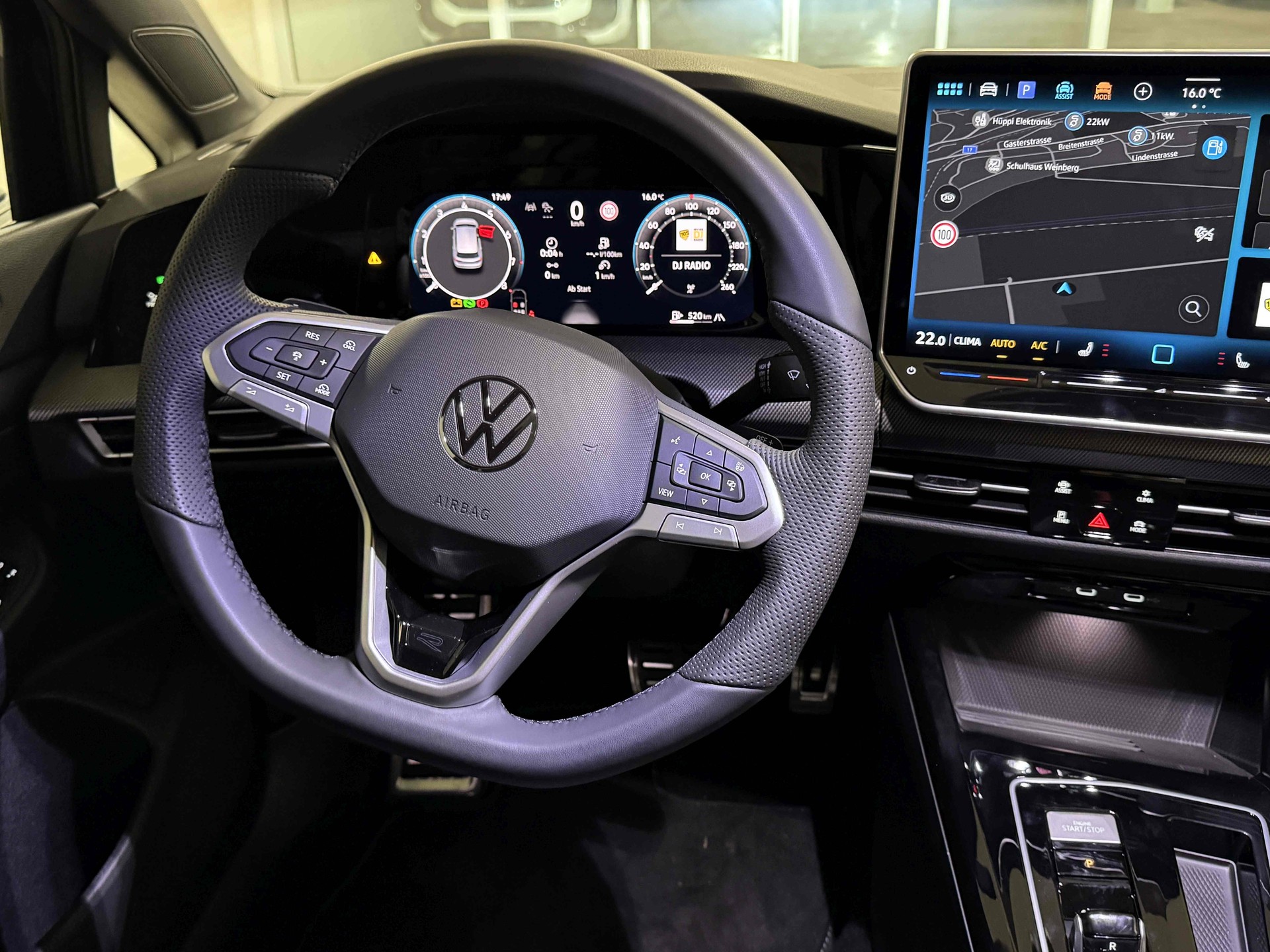 VW Golf 1.5 e TSI mHEV R-Line DSG-image-11