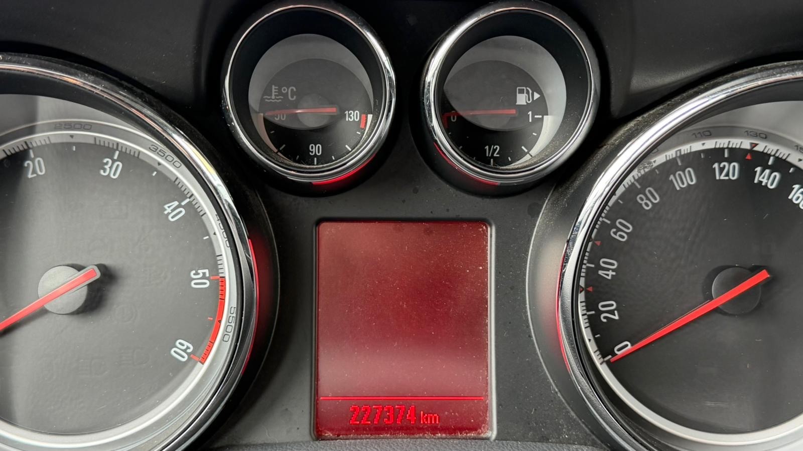 OPEL Mokka 1.6 CDTi Cosmo 4WD-image-11