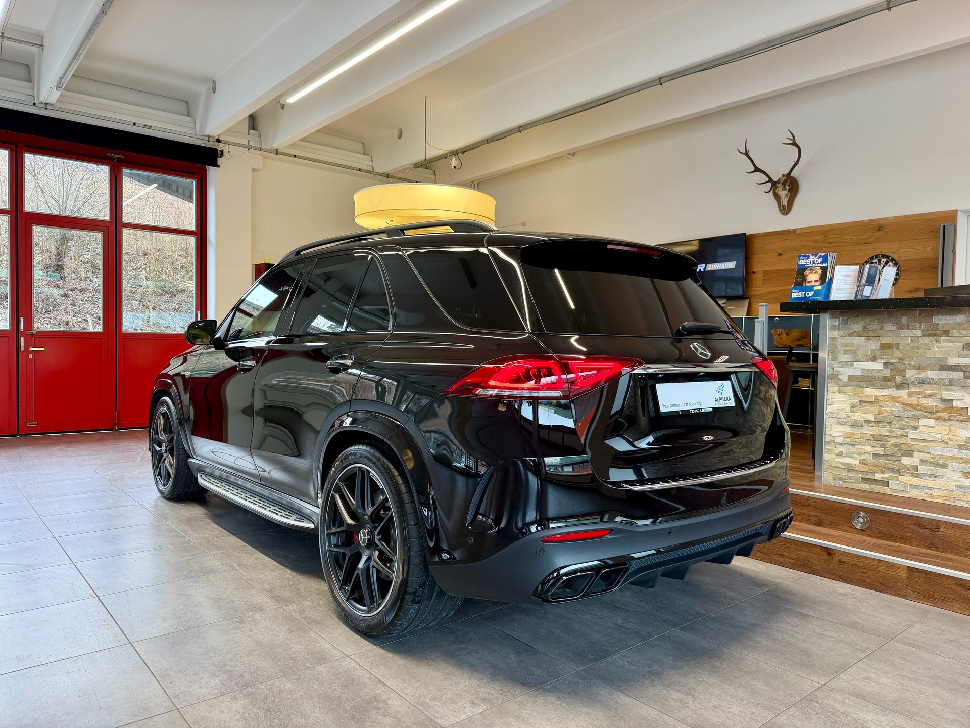 MERCEDES-BENZ GLE 63 S AMG 4Matic+ 9G-Speedshift-showroom-element-3