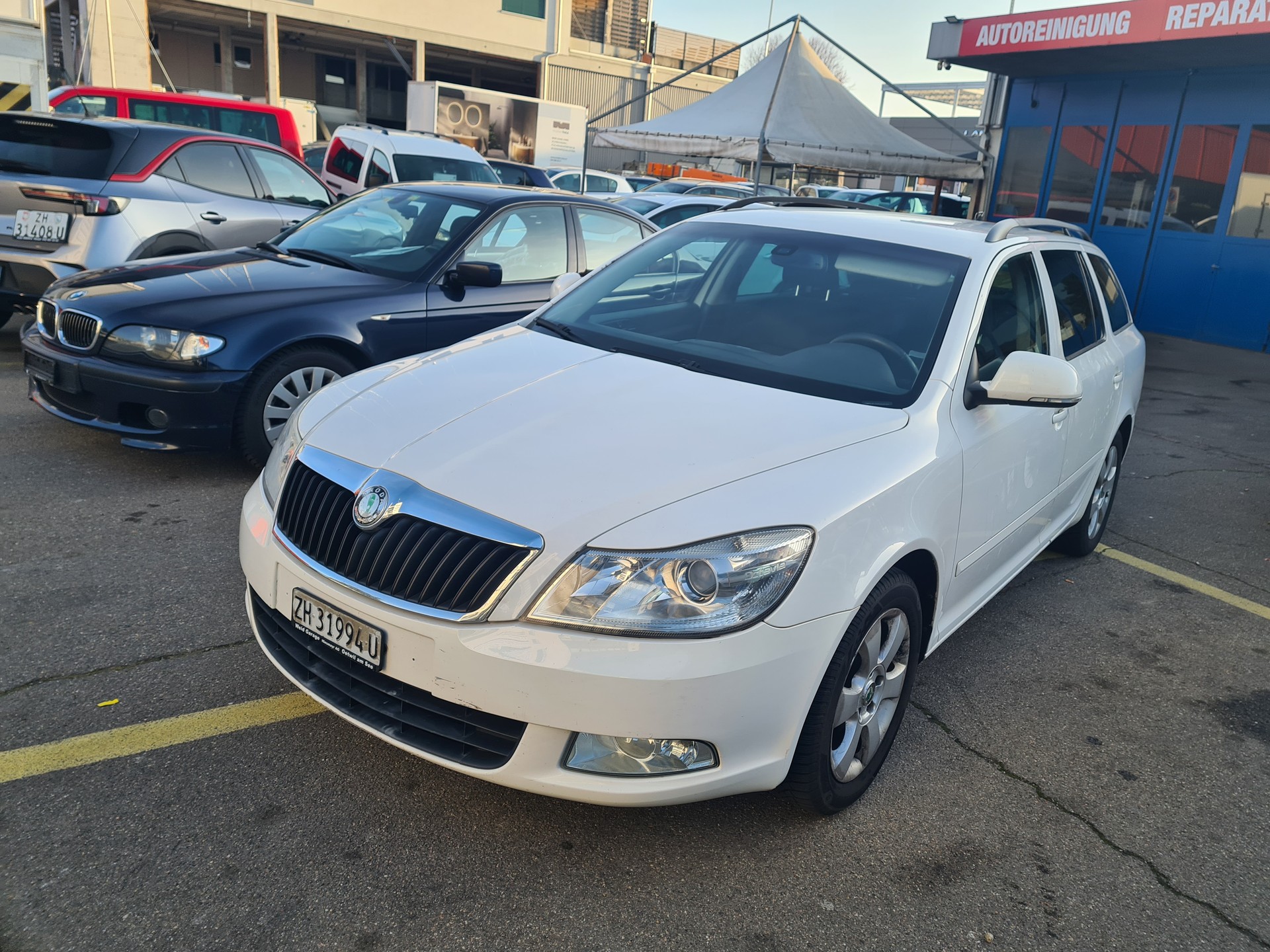 SKODA Octavia Combi 1.4 TSI Classic DSG-image-4