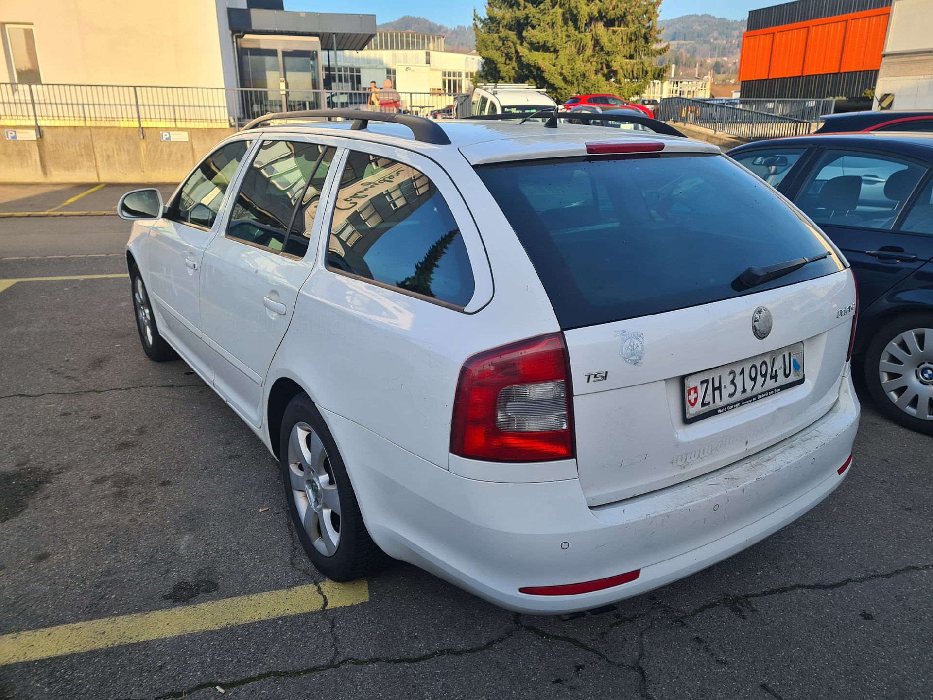 SKODA Octavia Combi 1.4 TSI Classic DSG-image-2