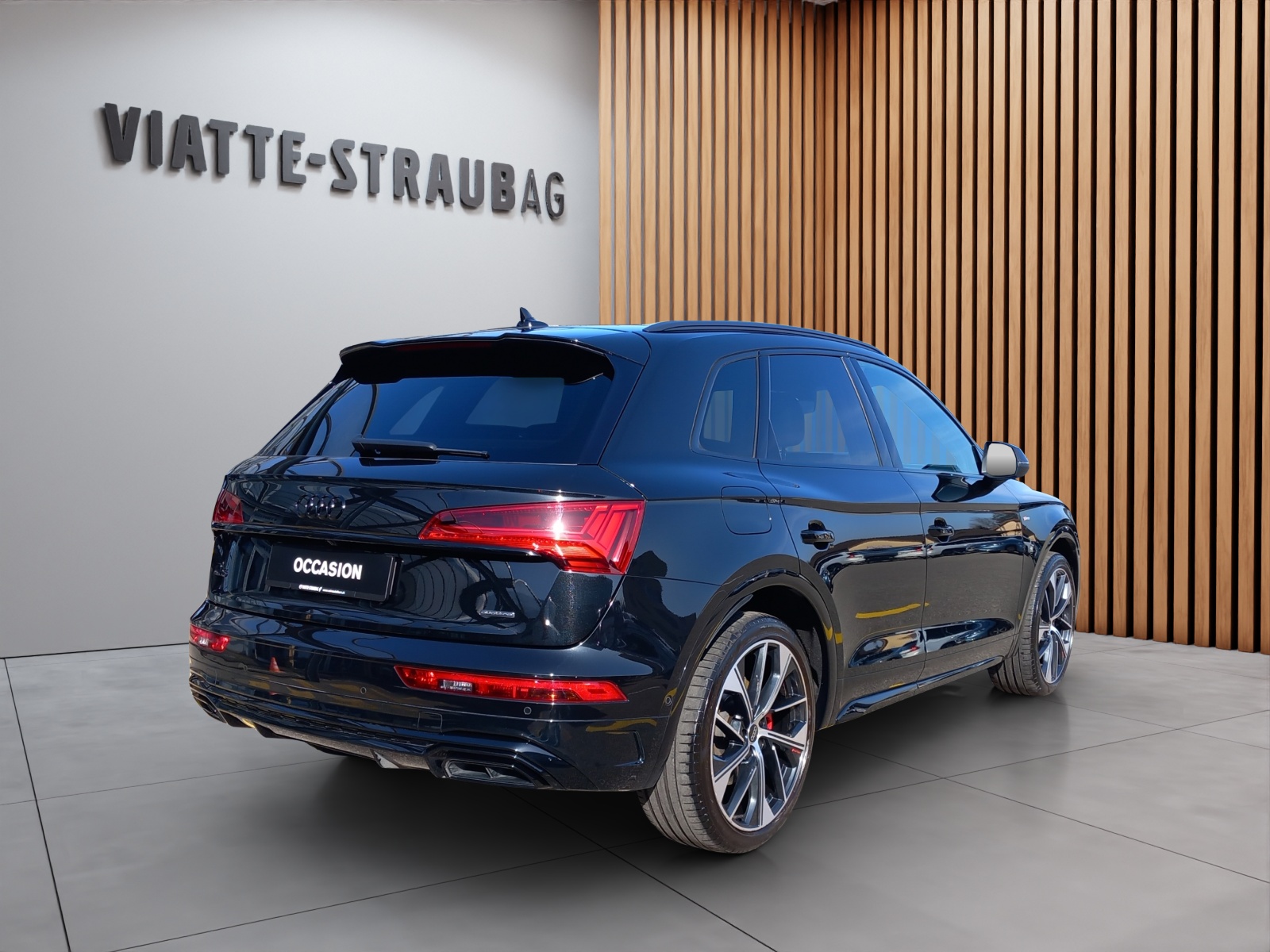 AUDI Q5 2.0 40 TDI S Line quattro S-Tronic-image-4