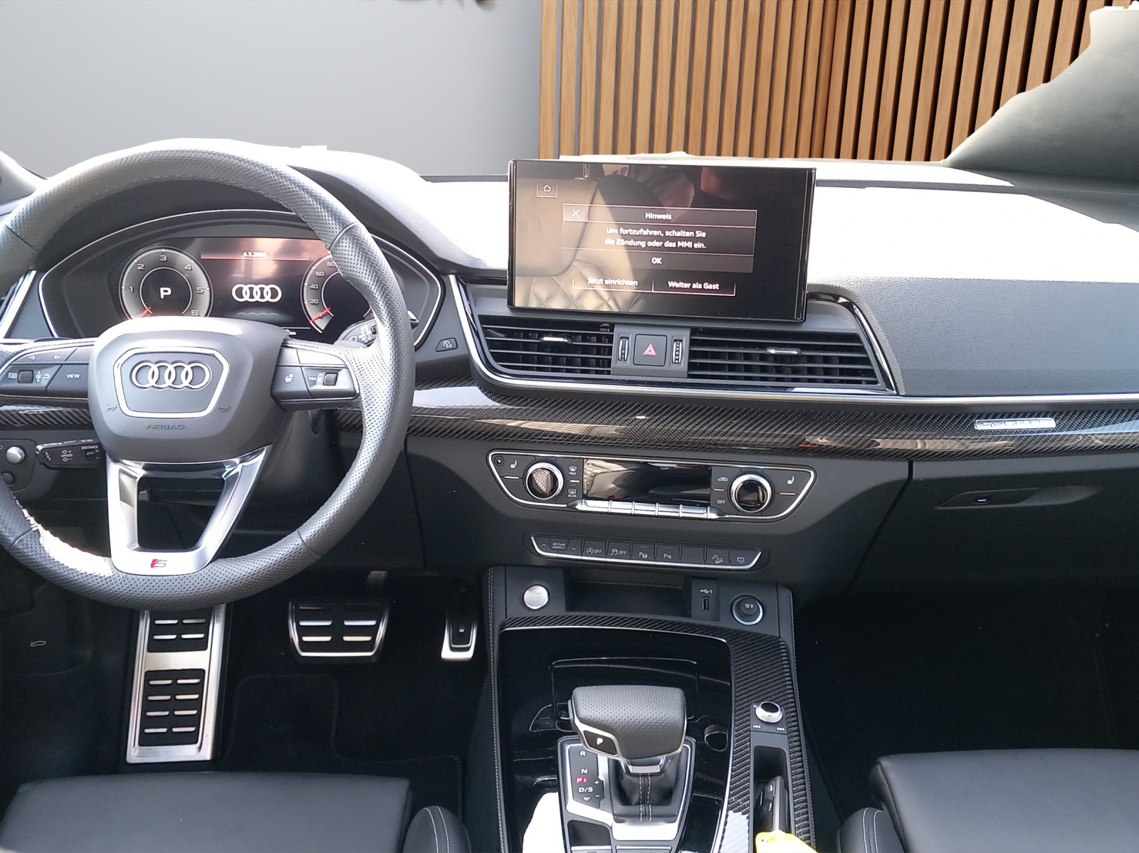 AUDI Q5 2.0 40 TDI S Line quattro S-Tronic-image-13