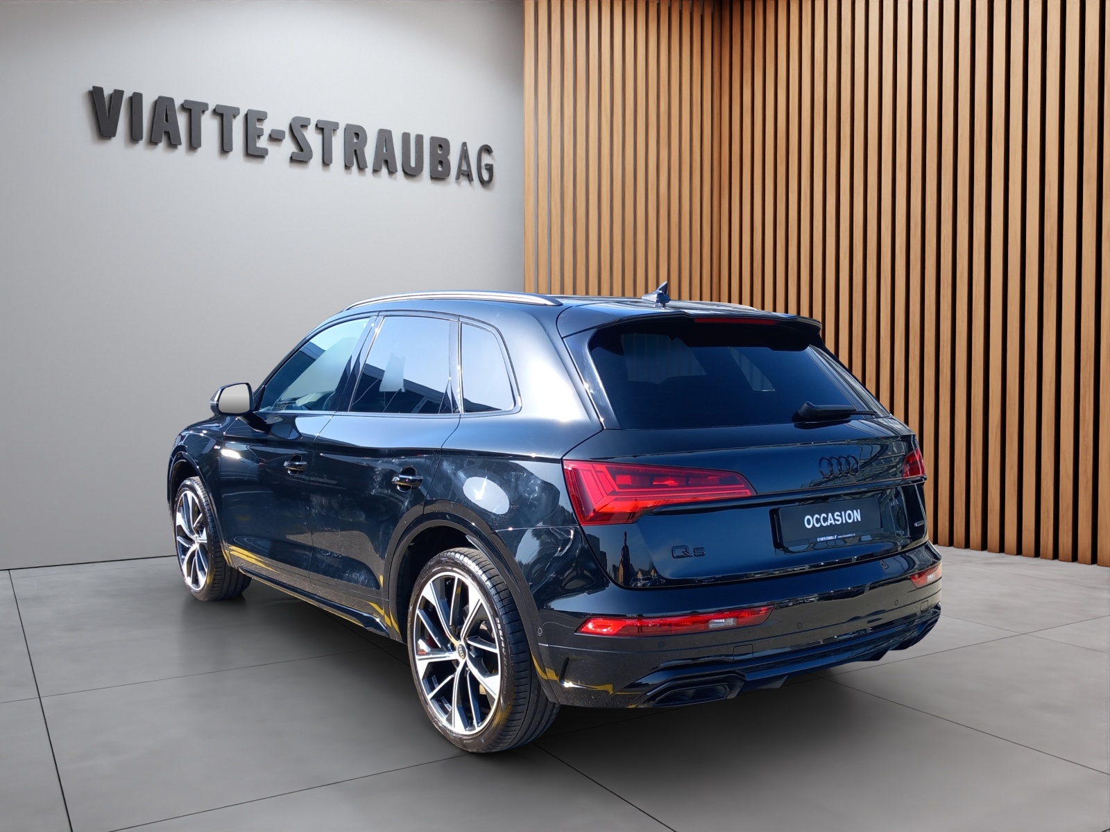AUDI Q5 2.0 40 TDI S Line quattro S-Tronic-showroom-element-2