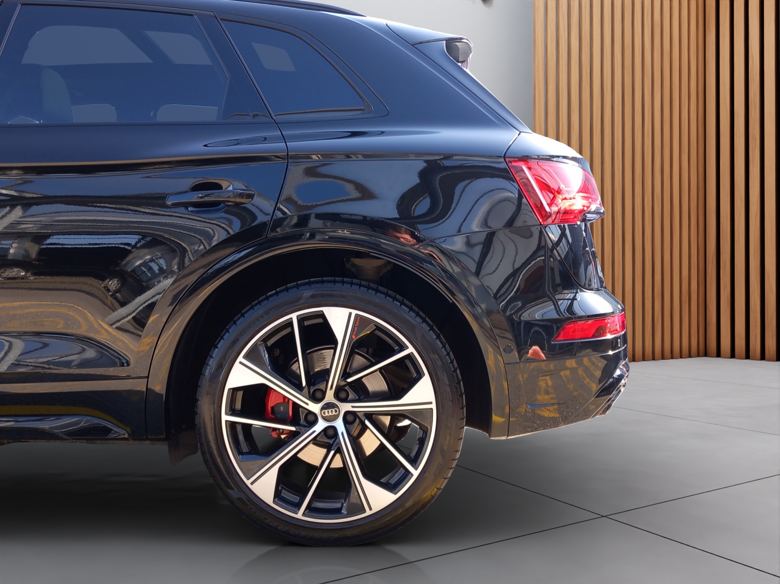 AUDI Q5 2.0 40 TDI S Line quattro S-Tronic-image-24