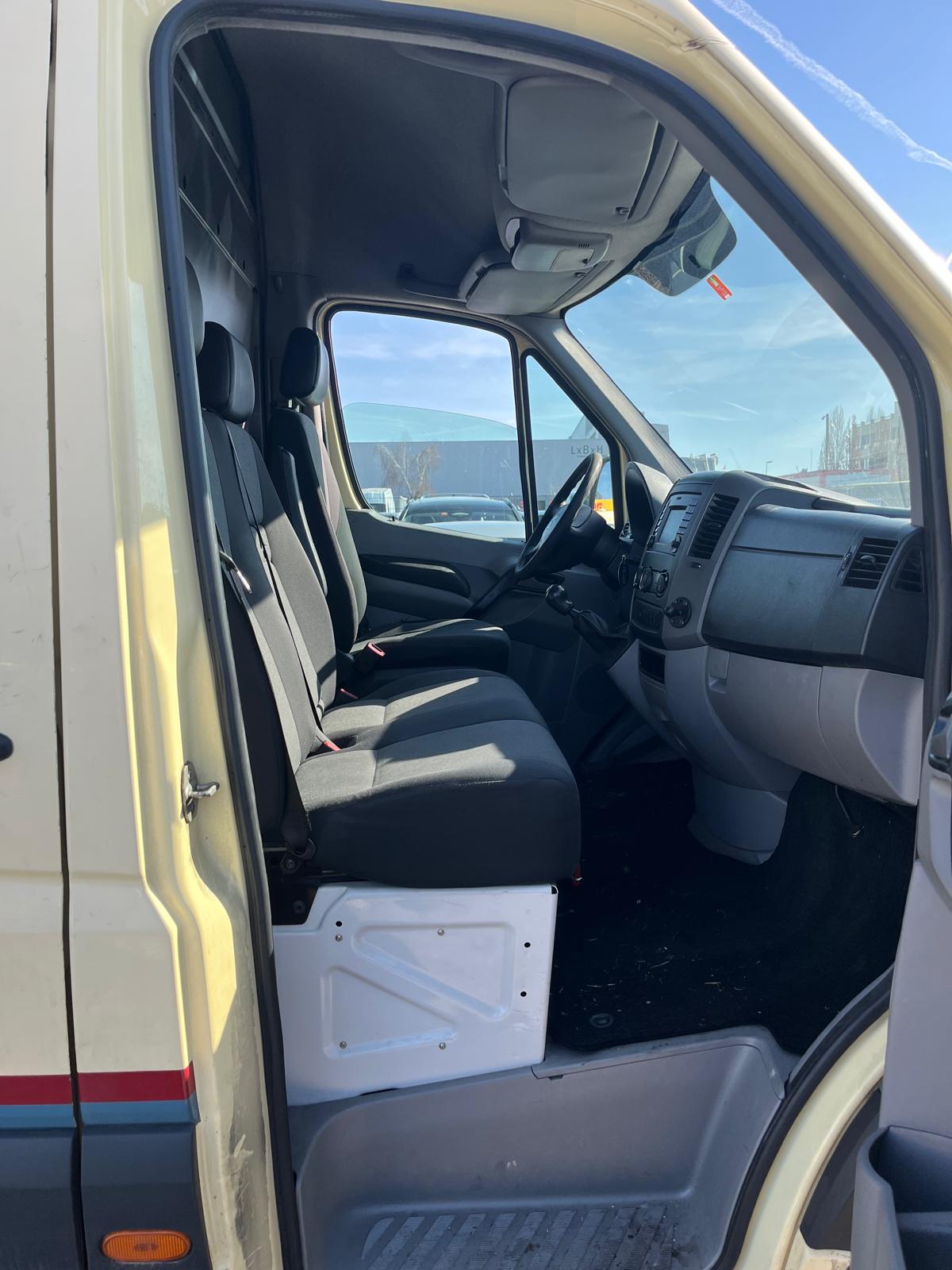 VW Crafter 35L 2.0 BiTDI CR-image-8