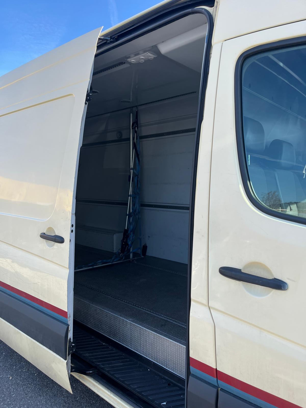 VW Crafter 35L 2.0 BiTDI CR-image-9