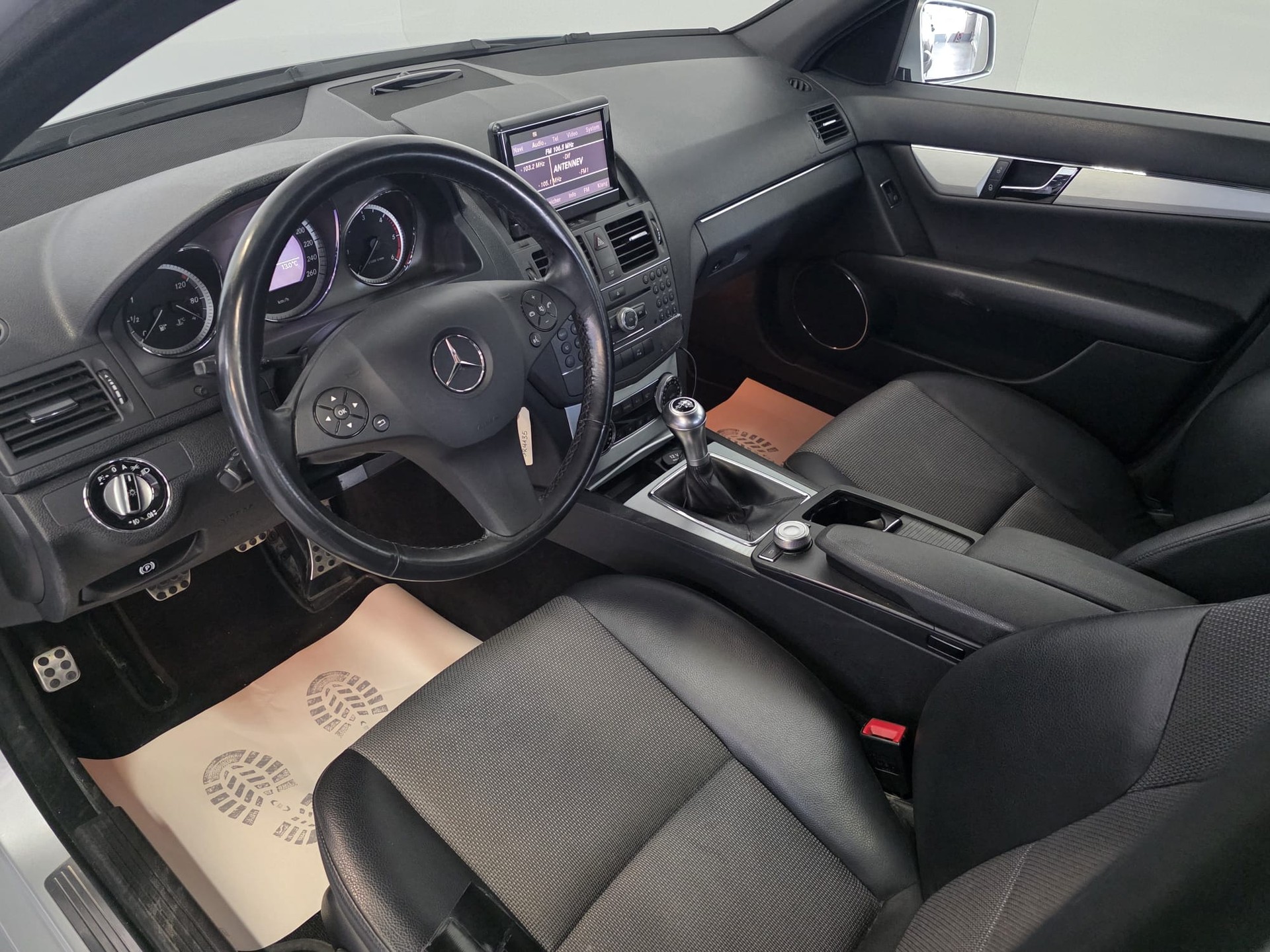 MERCEDES-BENZ C 250 CDI BlueEfficiency Avantgarde-image-13