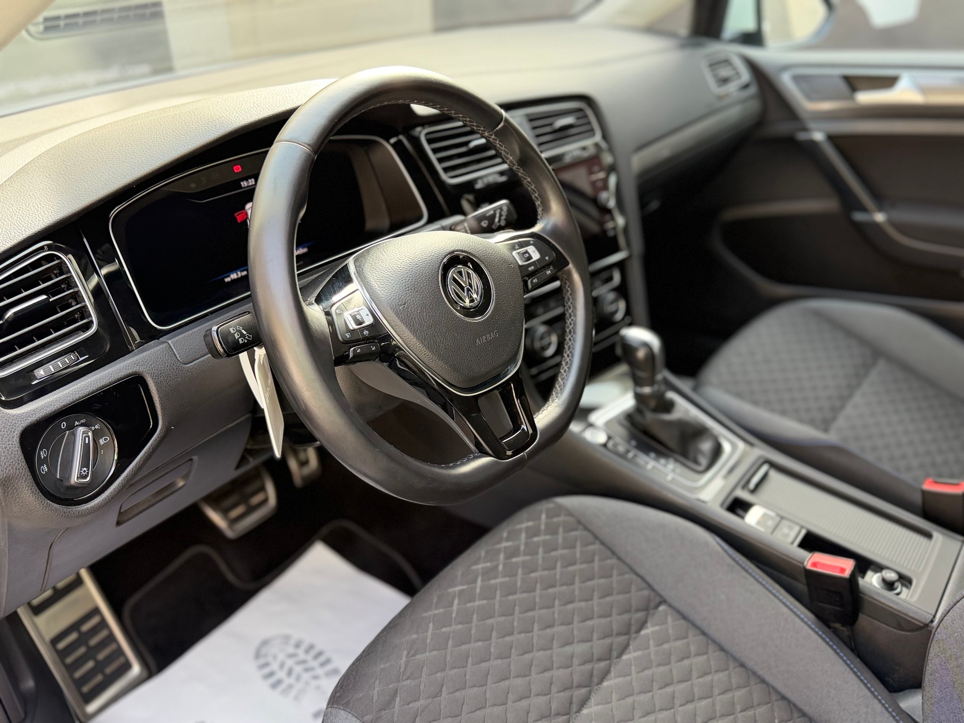 VW Golf 1.5 TSI EVO Comfortline DSG-image-14