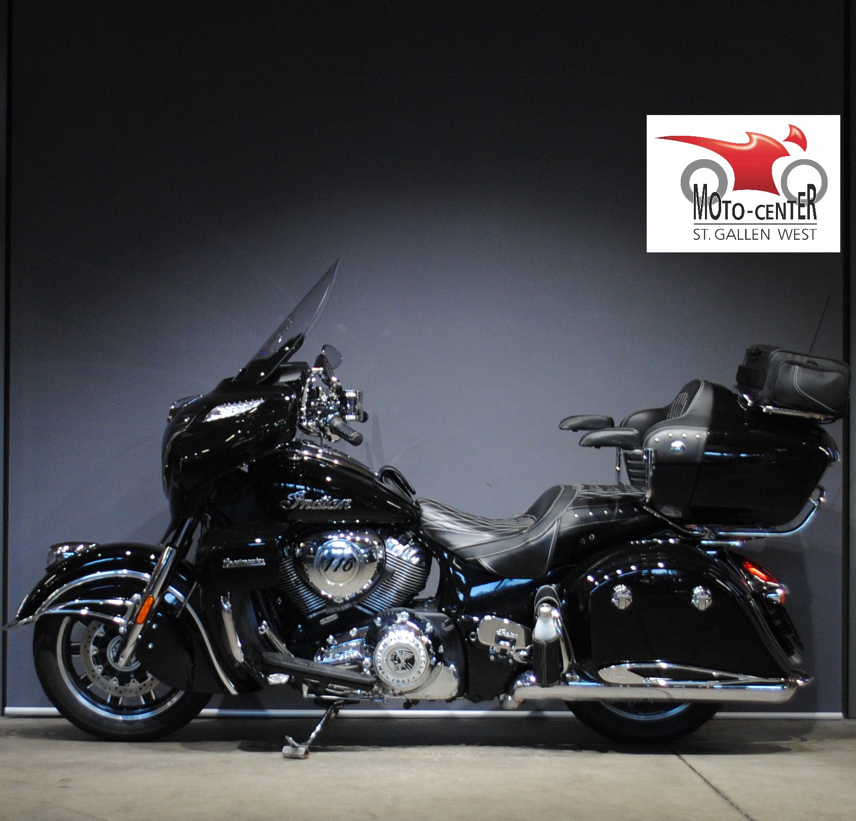 INDIAN Roadmaster-showroom-element-2