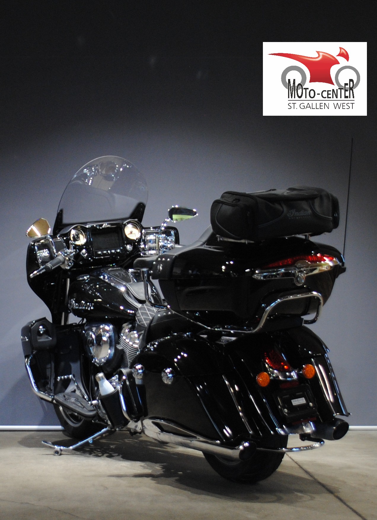 INDIAN Roadmaster-showroom-element-3