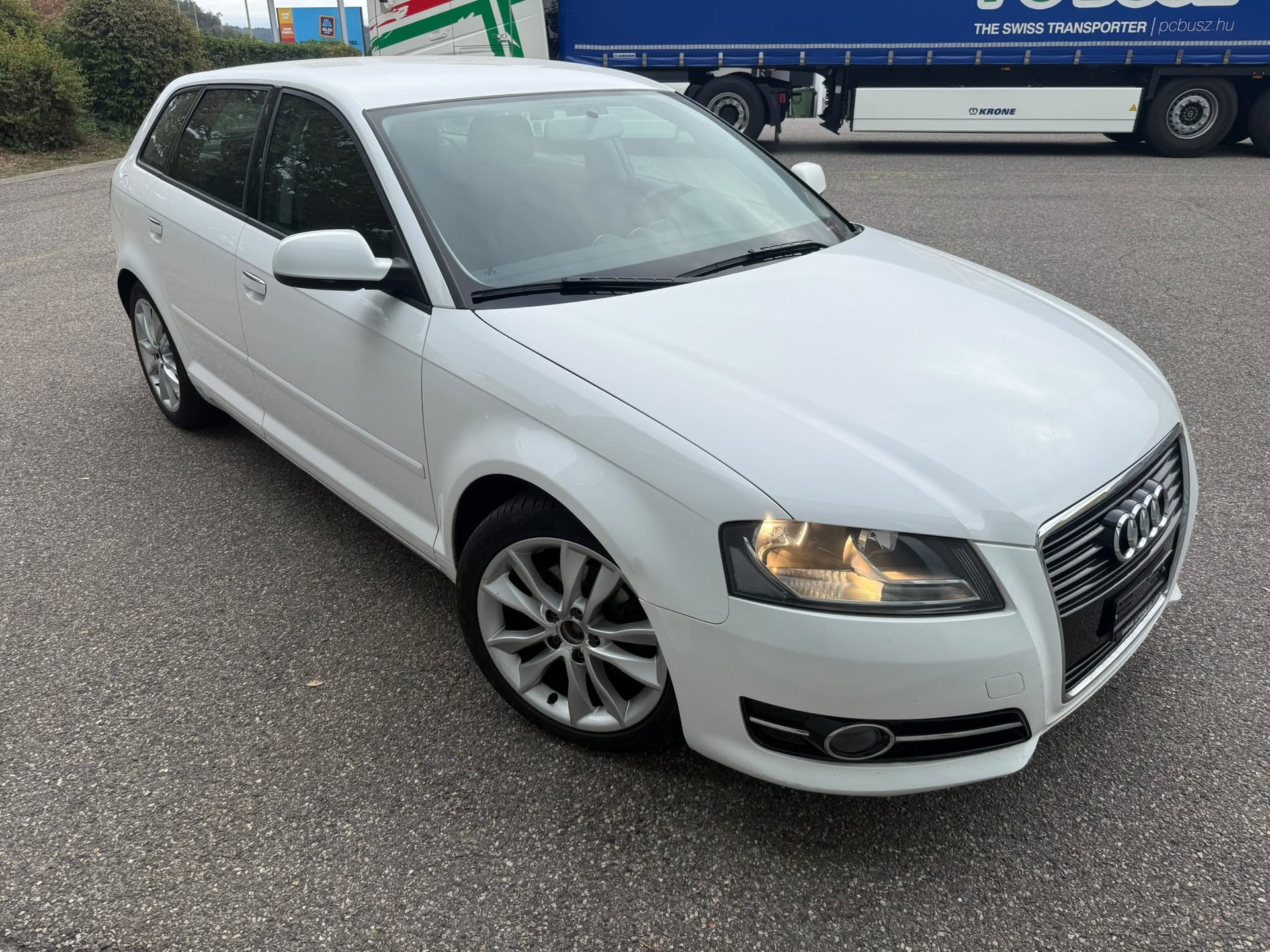 AUDI A3 Sportback 1.4 TFSI Ambition-image-1