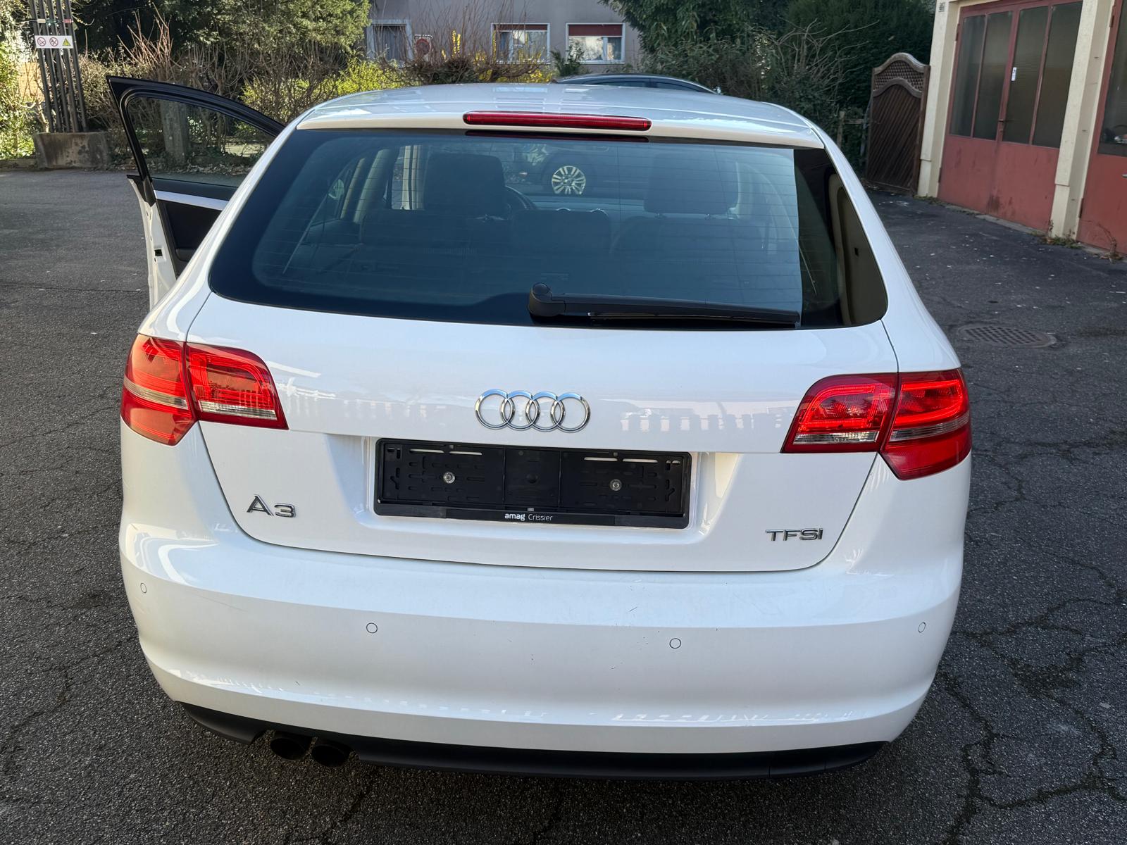 AUDI A3 Sportback 1.4 TFSI Ambition-image-3