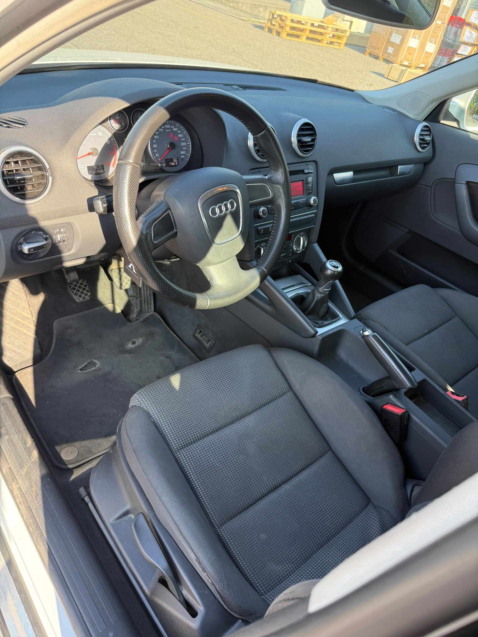 AUDI A3 Sportback 1.4 TFSI Ambition-image-7