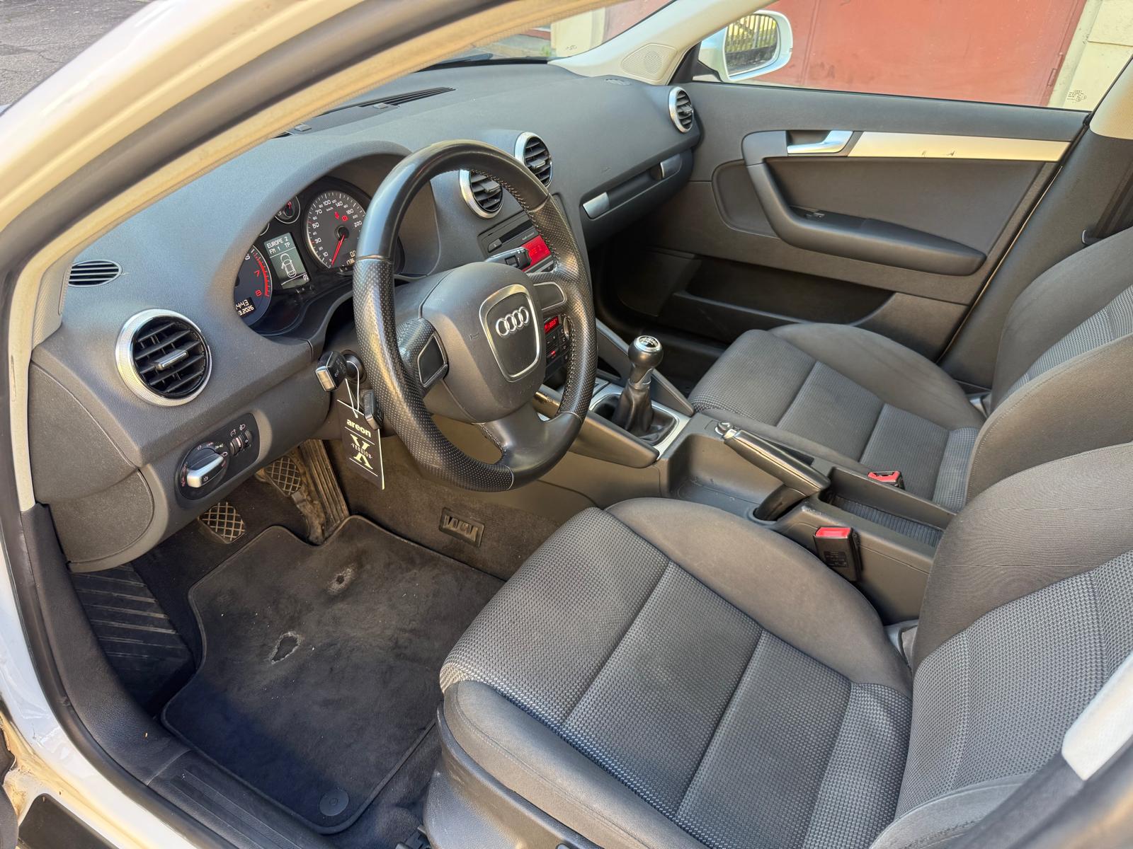 AUDI A3 Sportback 1.4 TFSI Ambition-image-4