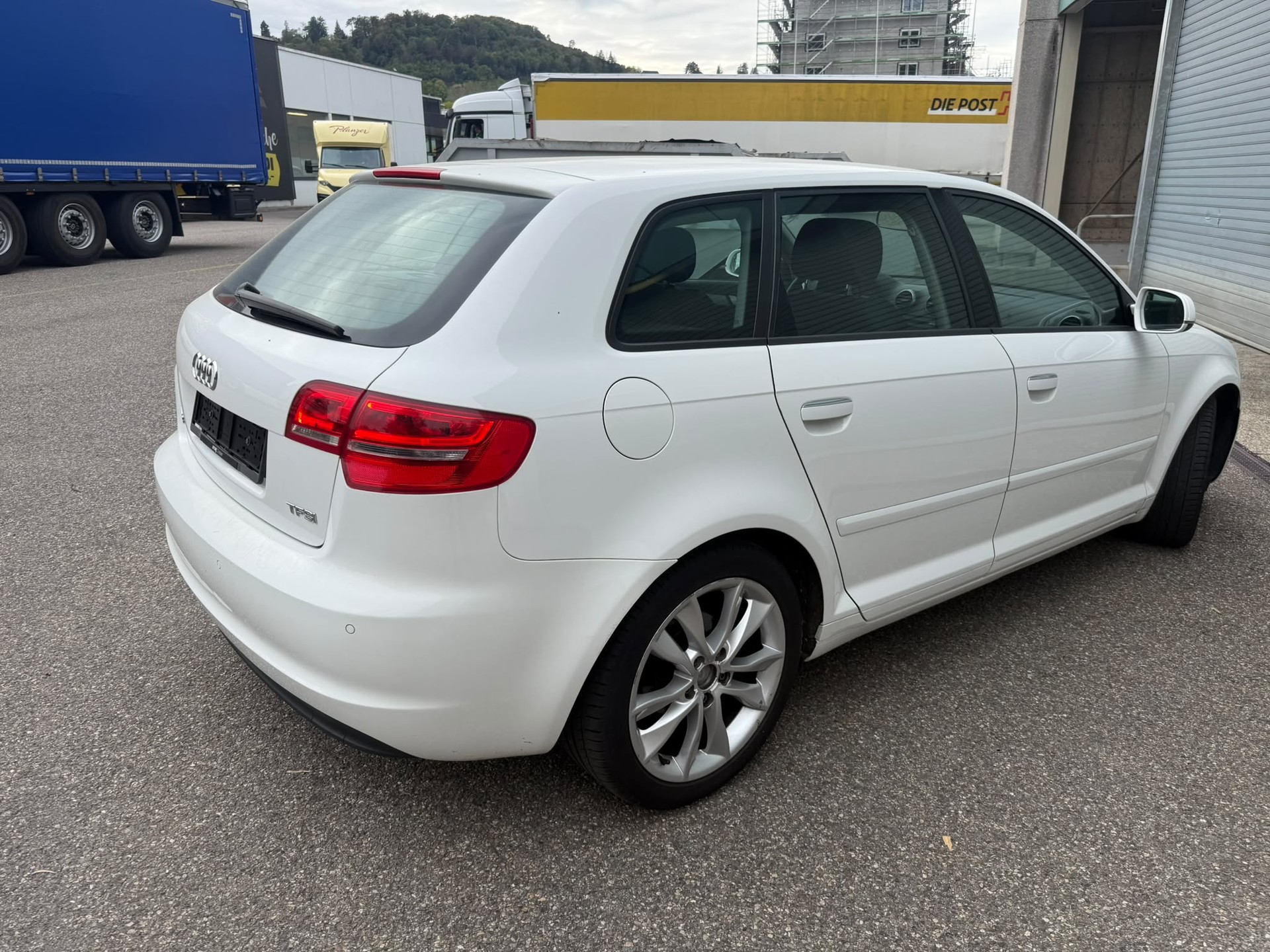 AUDI A3 Sportback 1.4 TFSI Ambition-image-3