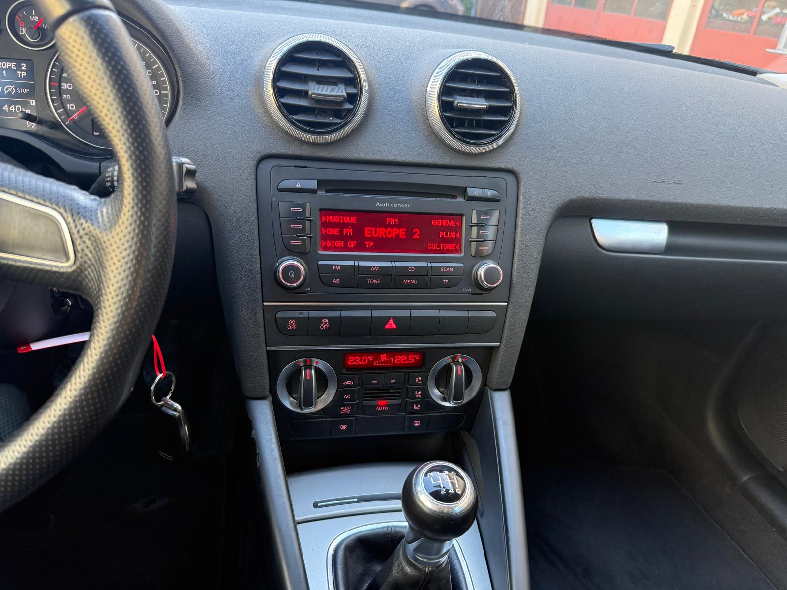 AUDI A3 Sportback 1.4 TFSI Ambition-image-6