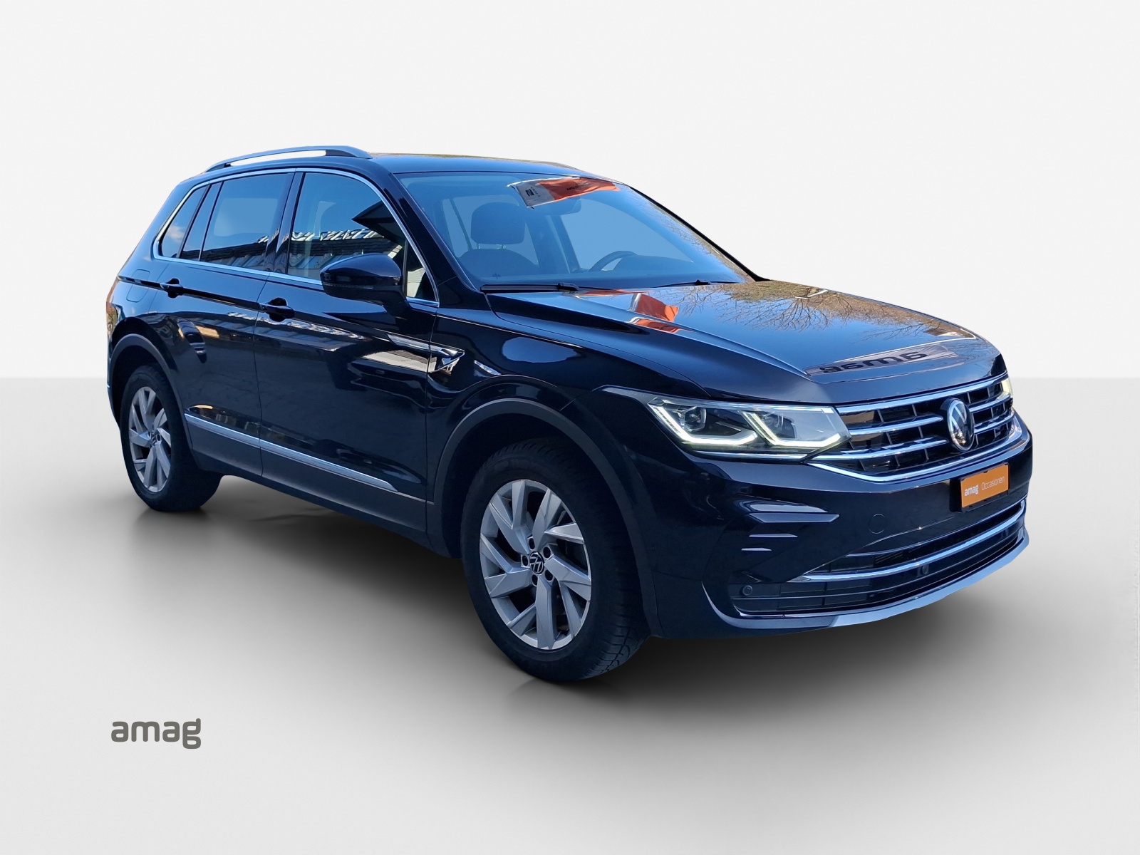 VW Tiguan 2.0 TDI SCR Elegance 4Motion DSG-image-5