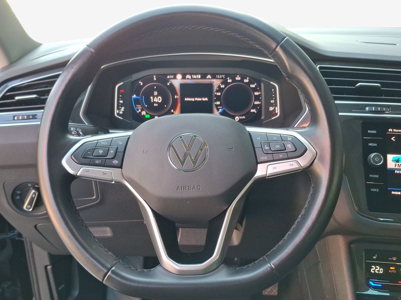 VW Tiguan 2.0 TDI SCR Elegance 4Motion DSG-image-9