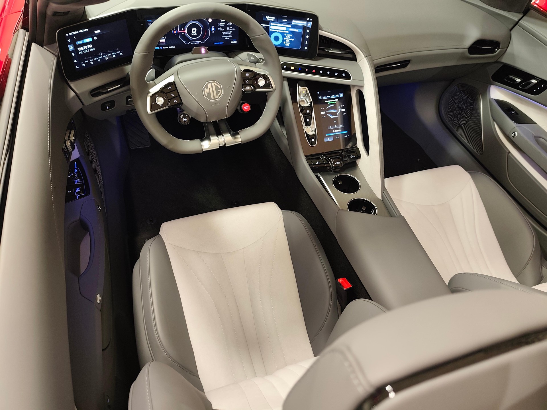 MG Cyberster 77kWh 4WD-image-15