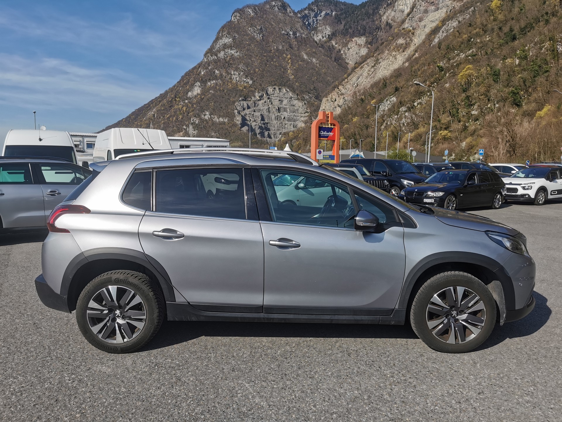 PEUGEOT 2008 1.2 PureTech Allure-image-0