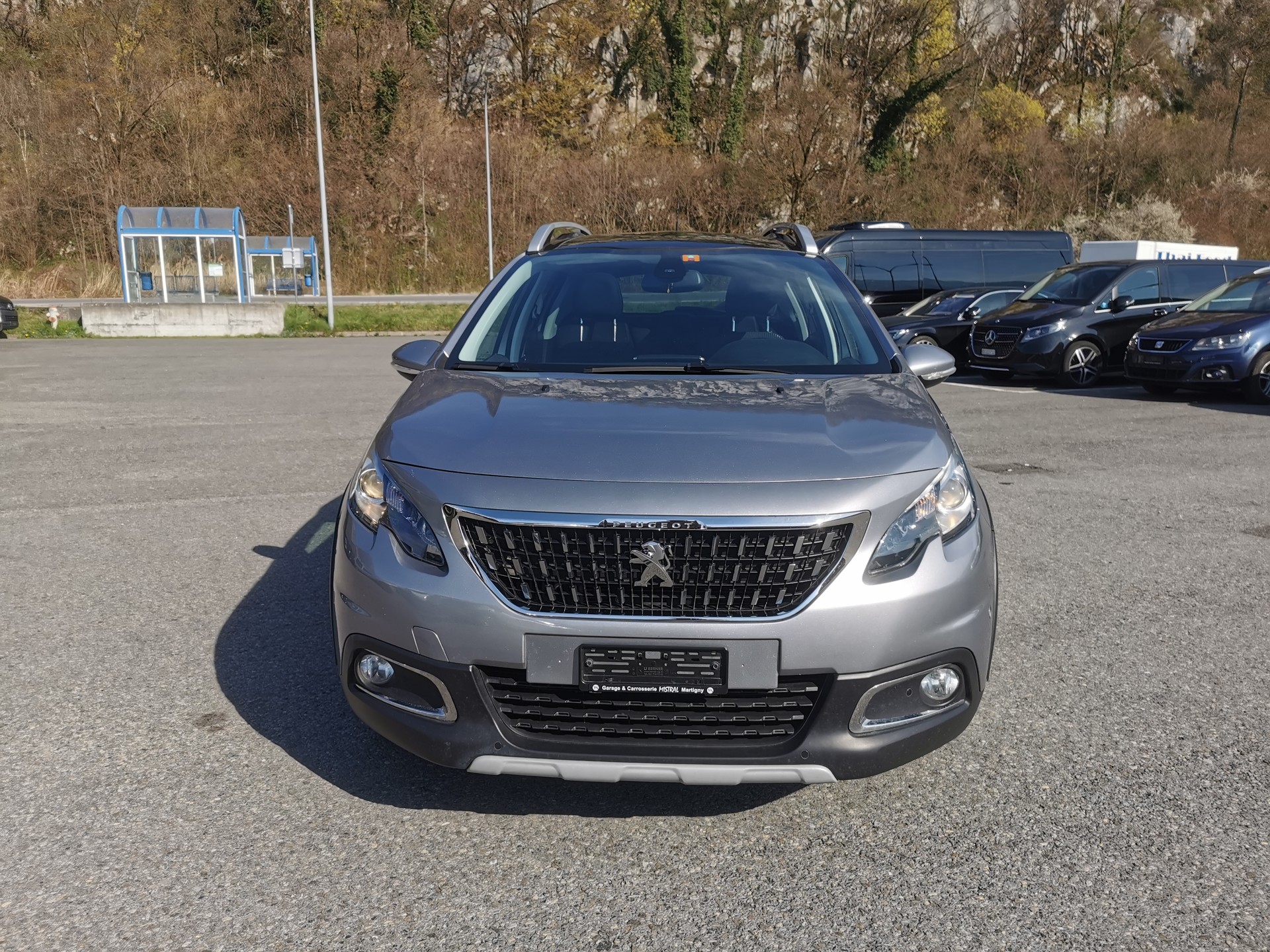 PEUGEOT 2008 1.2 PureTech Allure-image-3