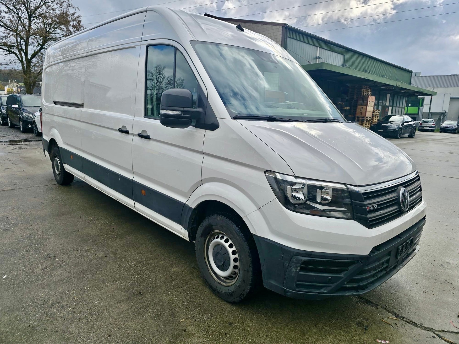 VW Crafter 35 2.0 TDI L4 4Motion-image-0
