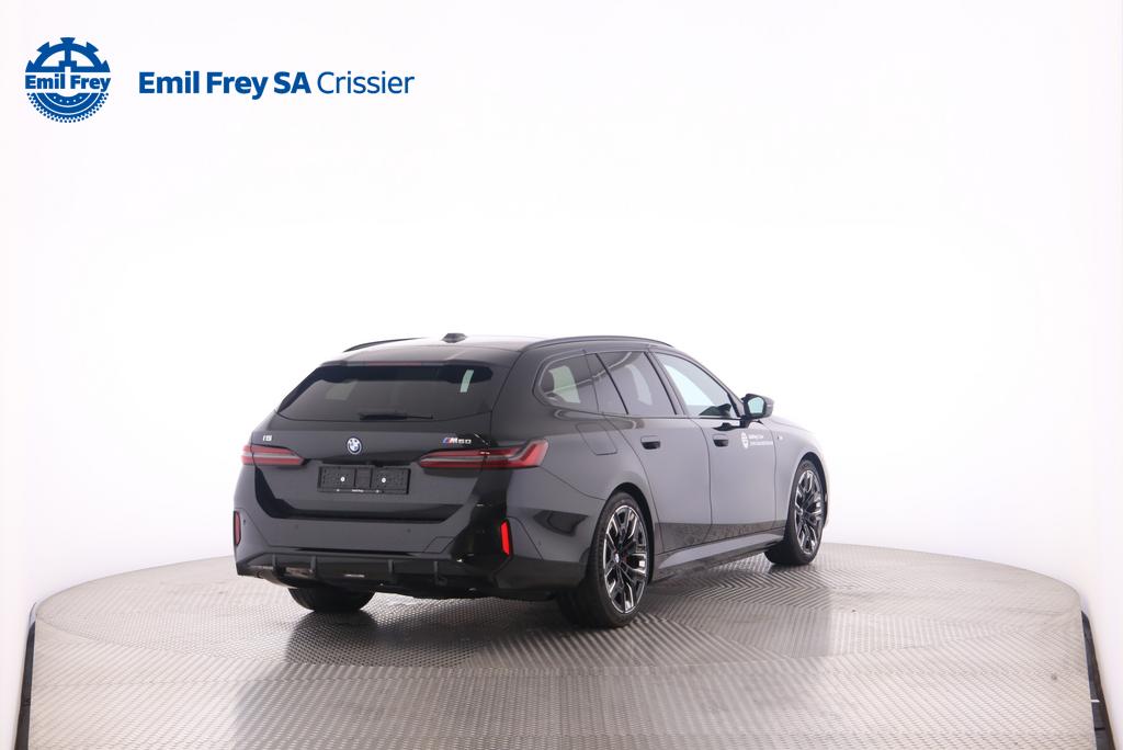 BMW i5 M60 xDrive Touring-image-1