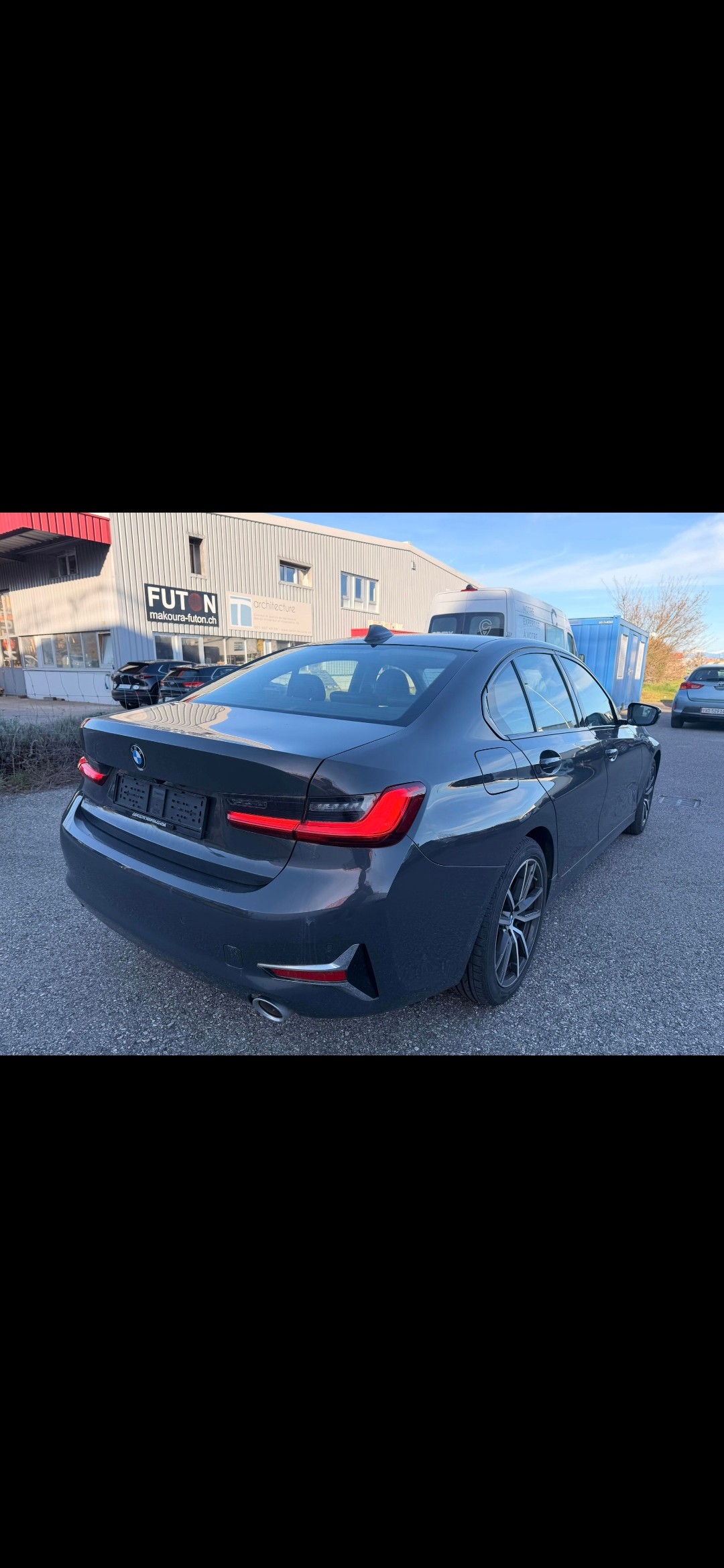 BMW 330i xDrive Steptronic Sport Line-image-3