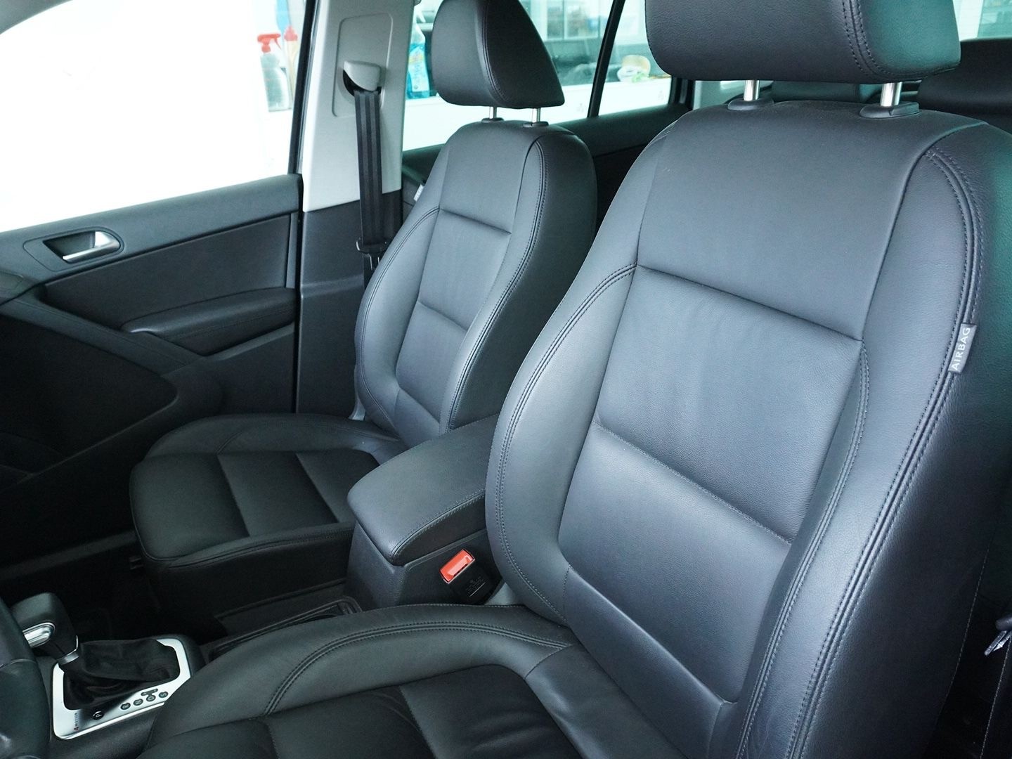 VW Tiguan 2.0 TSI Sport&Style Tiptronic-image-3