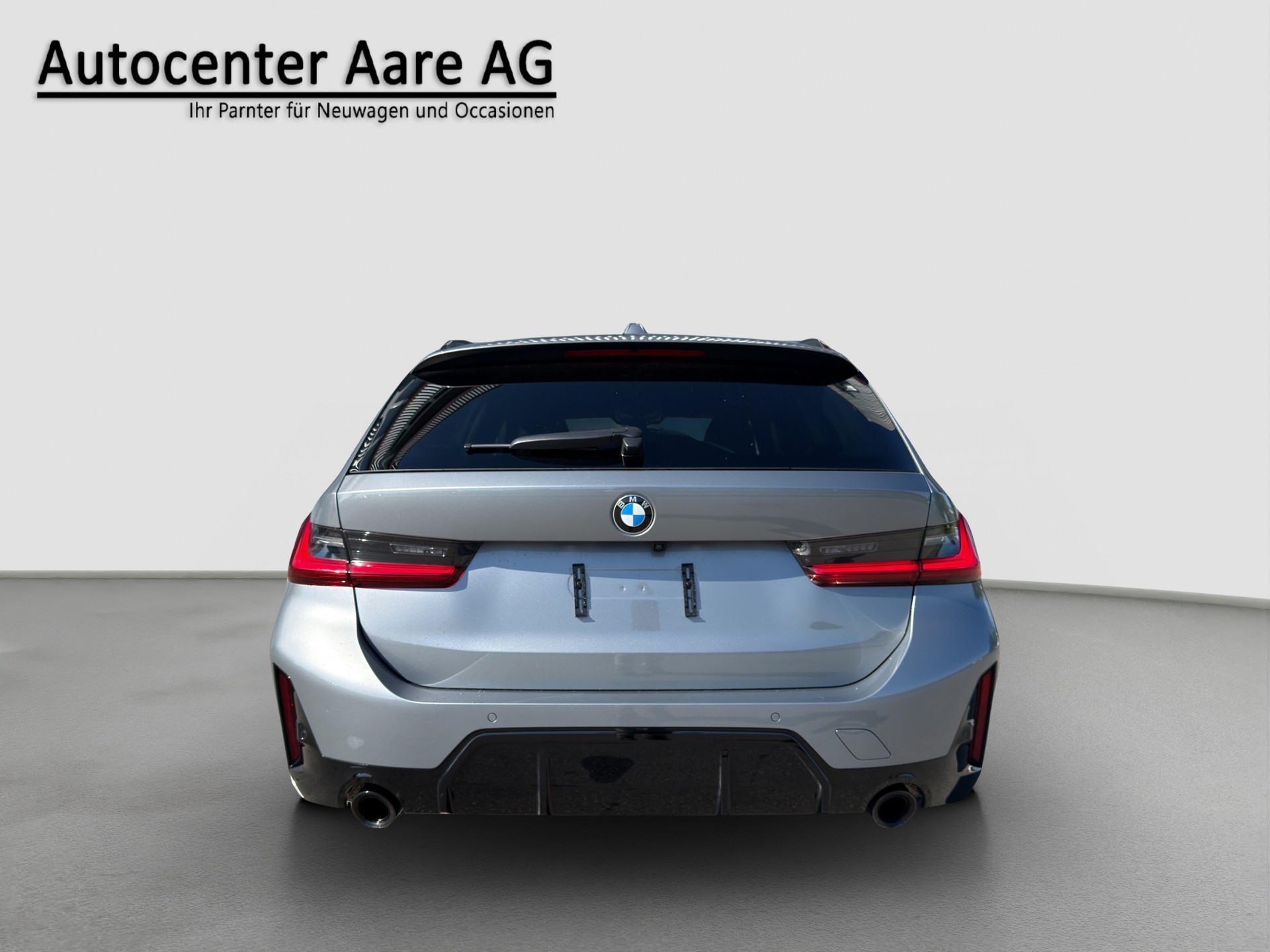 BMW 320d xDrive 48V Touring Steptronic M Sport-image-5